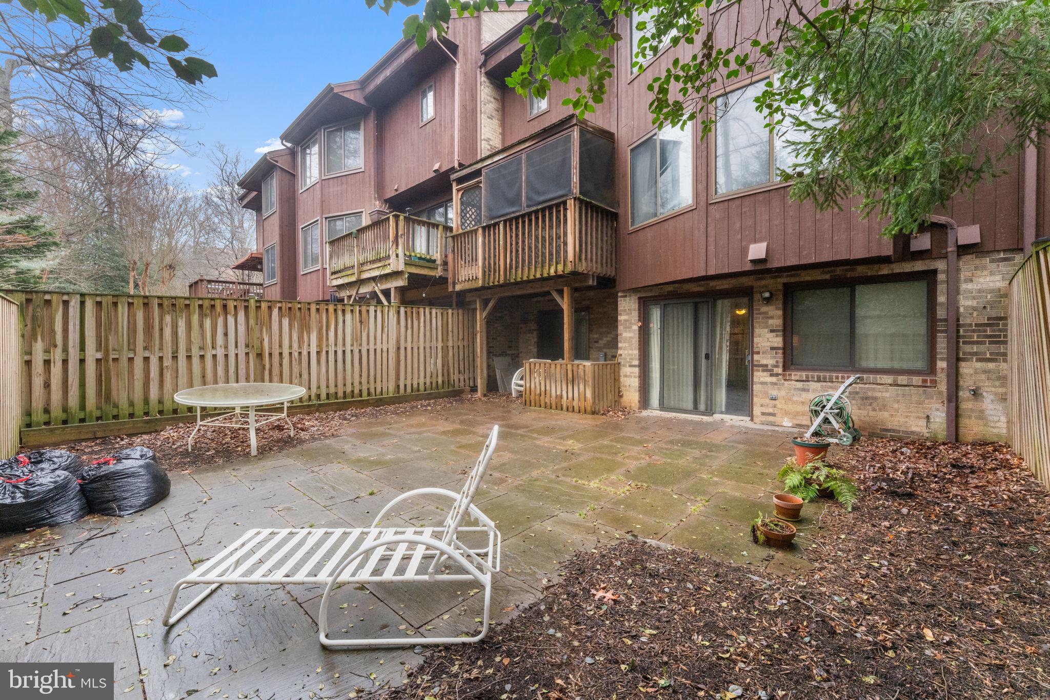 RESTON - Residential