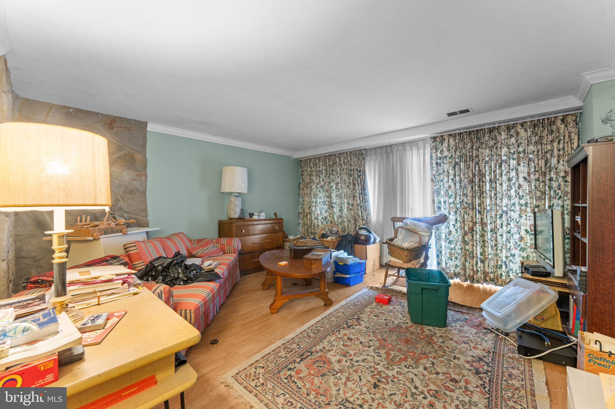 RESTON - Residential