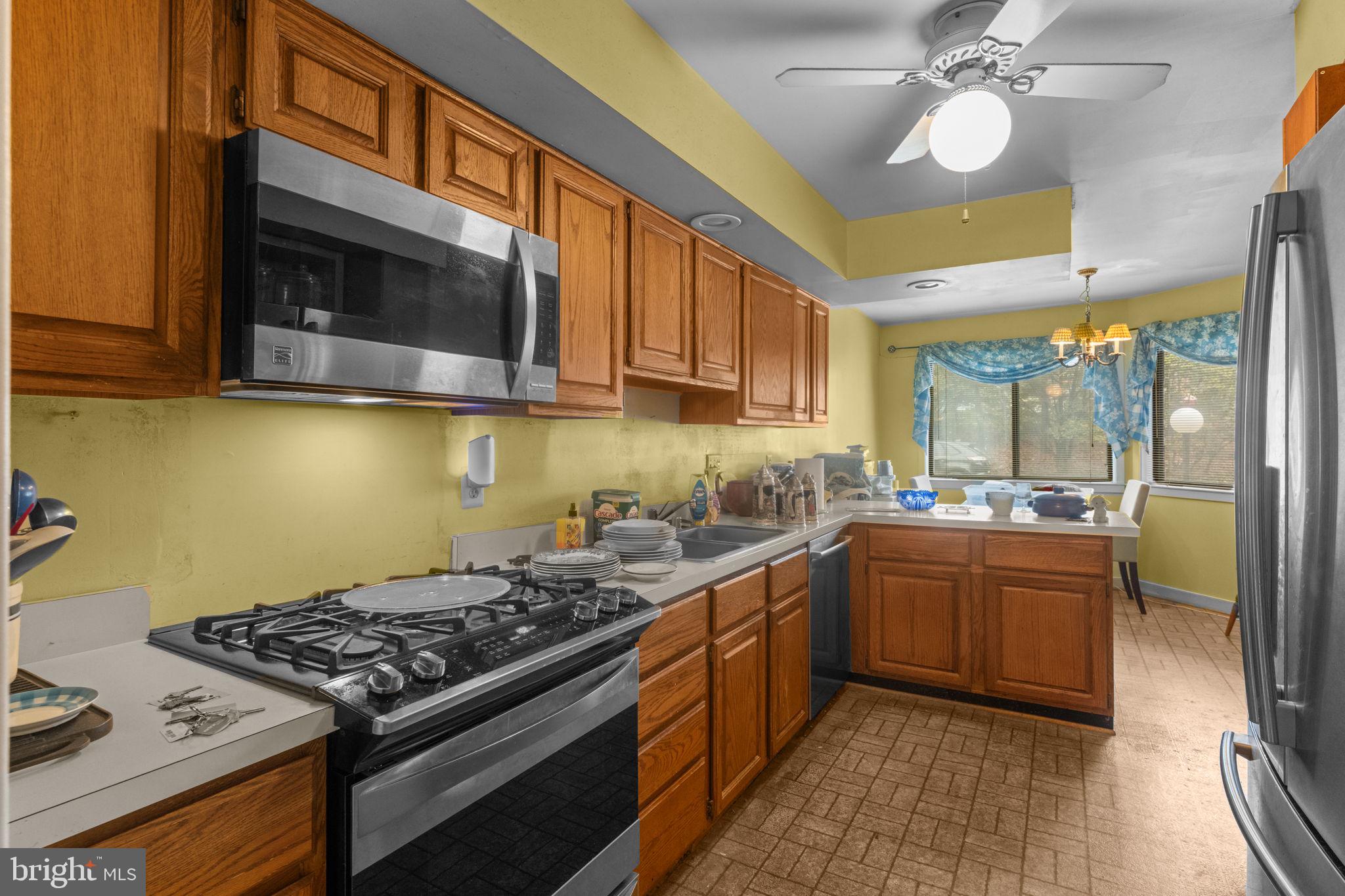 RESTON - Residential