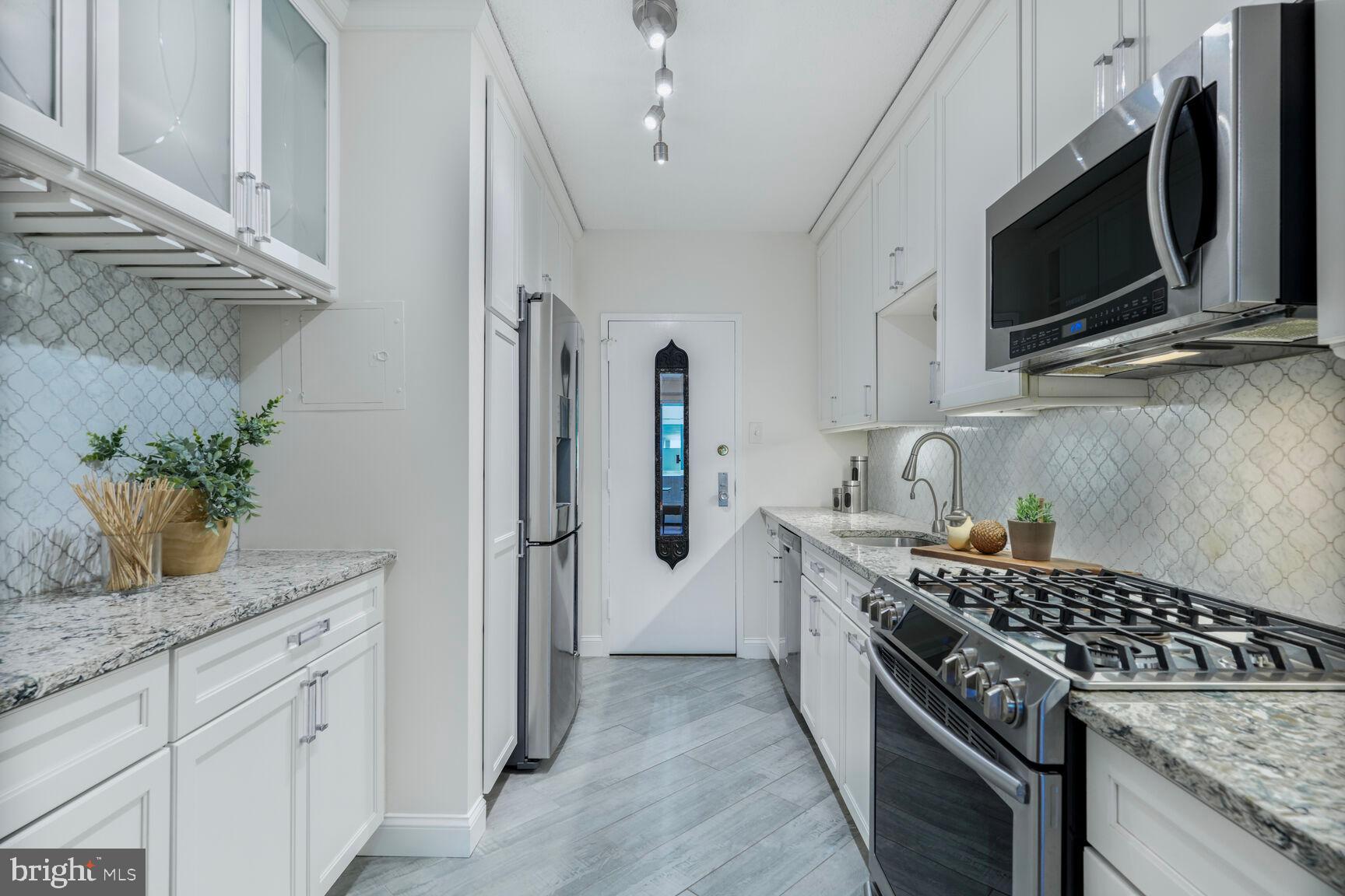 HYDE PARK - Residential