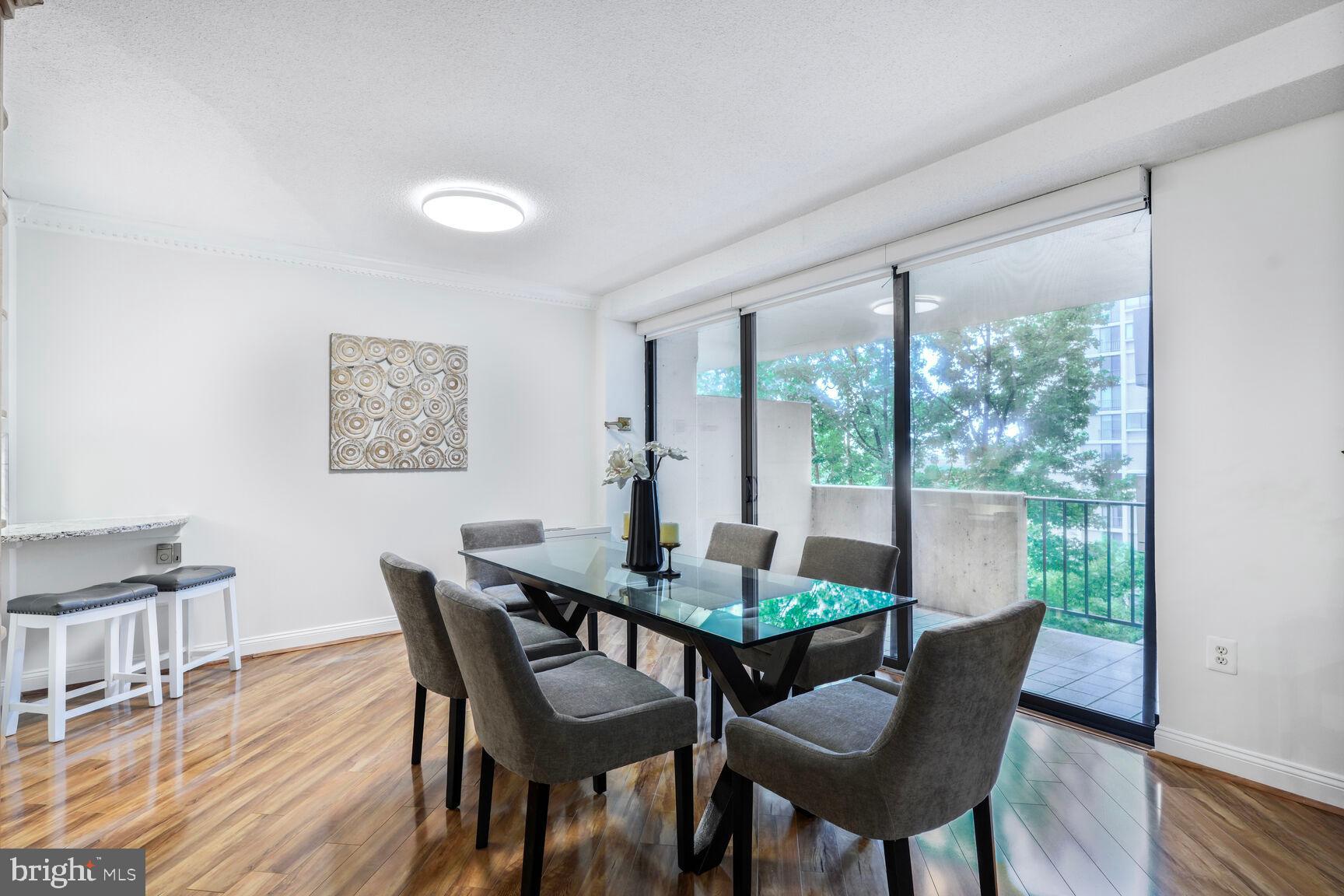 HYDE PARK - Residential