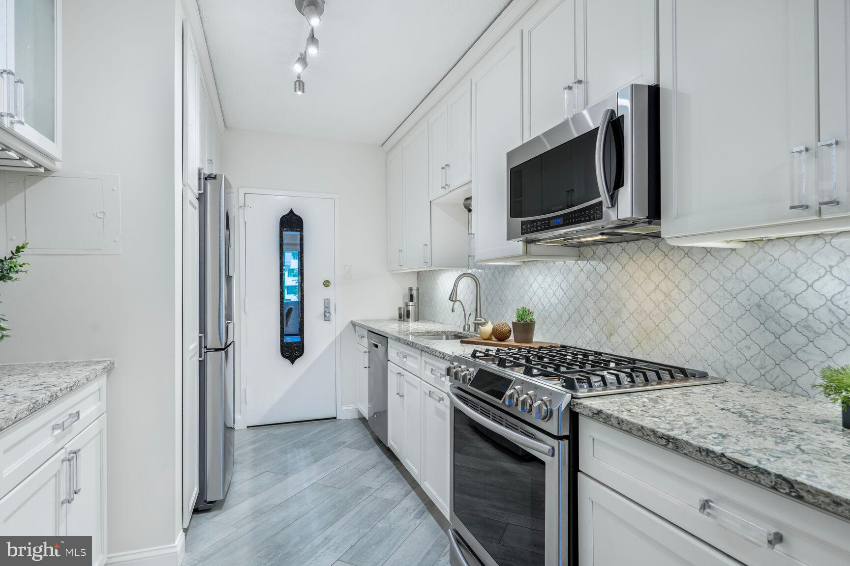 HYDE PARK - Residential