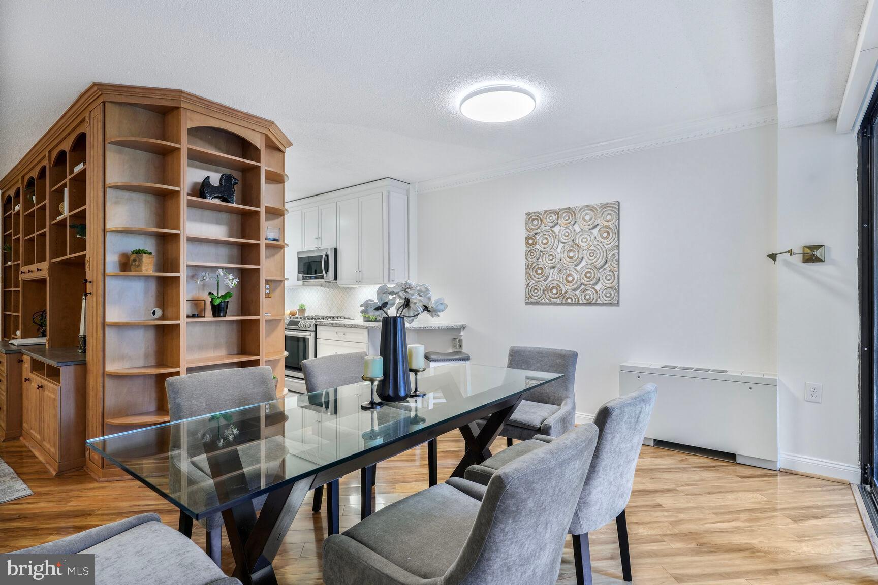 HYDE PARK - Residential