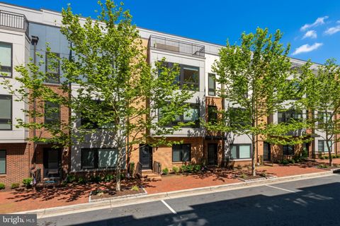 422 STABLER LANE ALEXANDRIA VA 22304