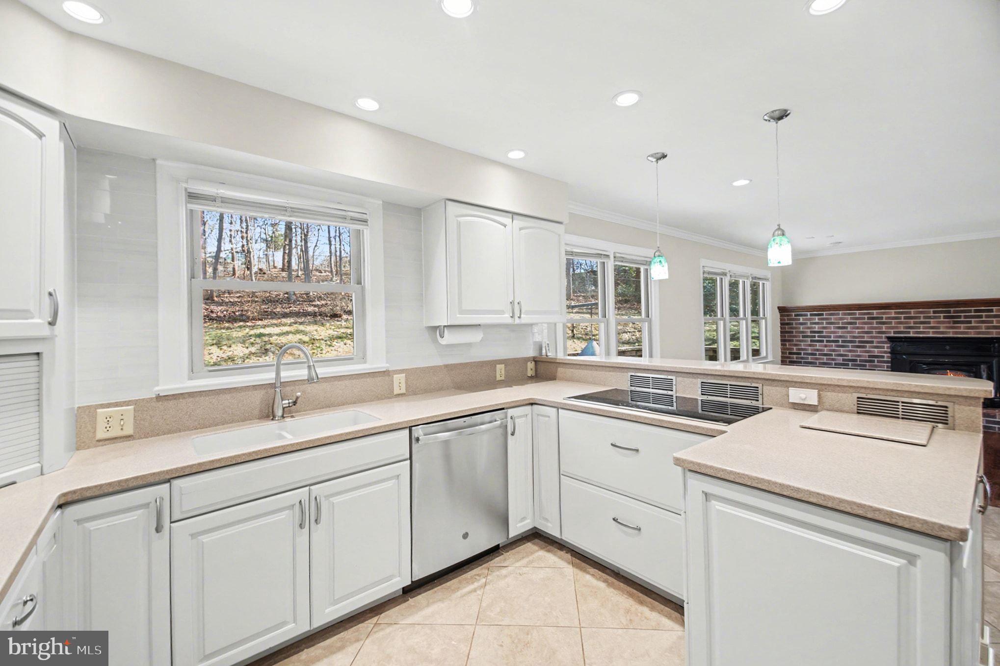 1423 CANDLEWOOD STREET