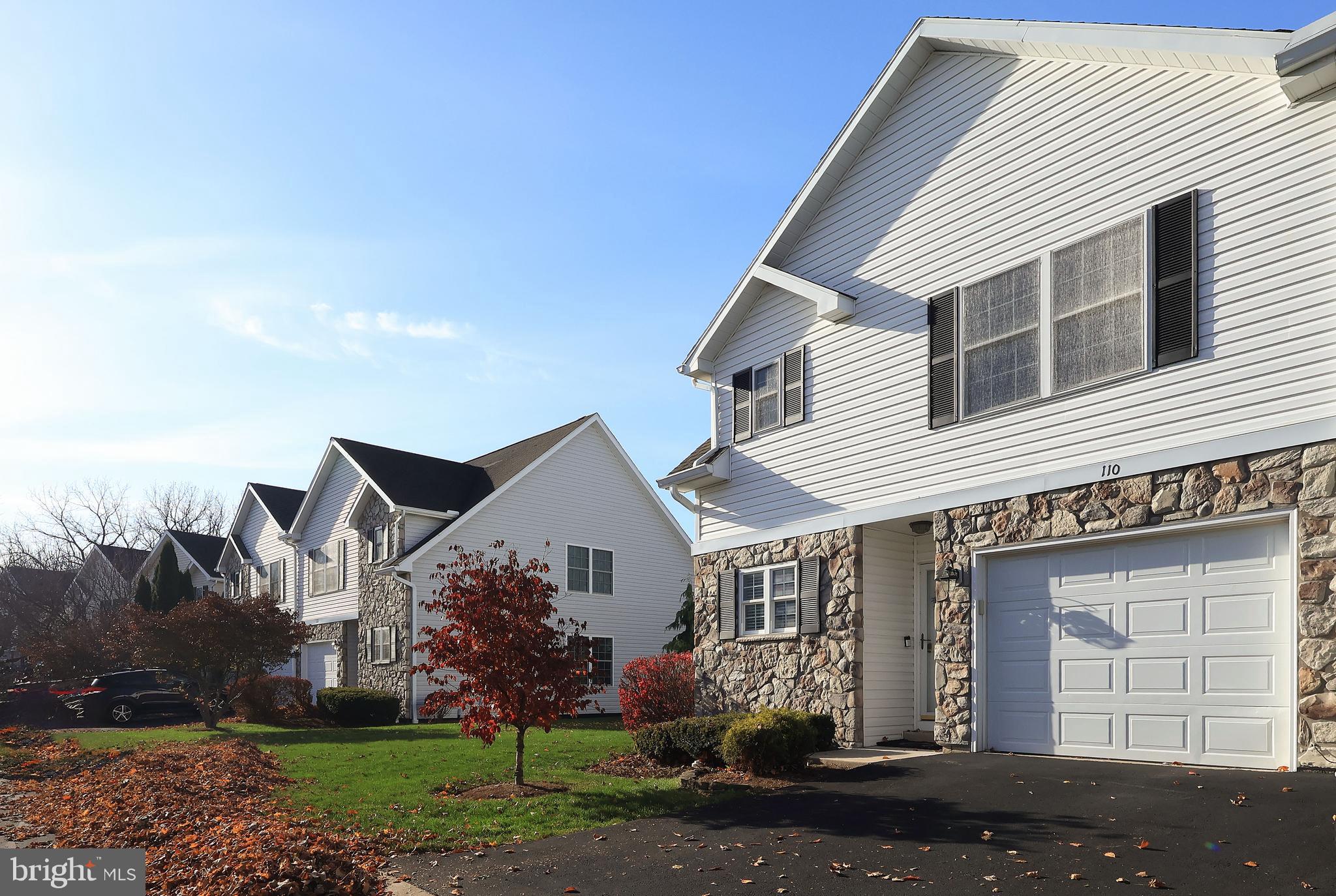 GOLDEN ORCHARDS - Residential