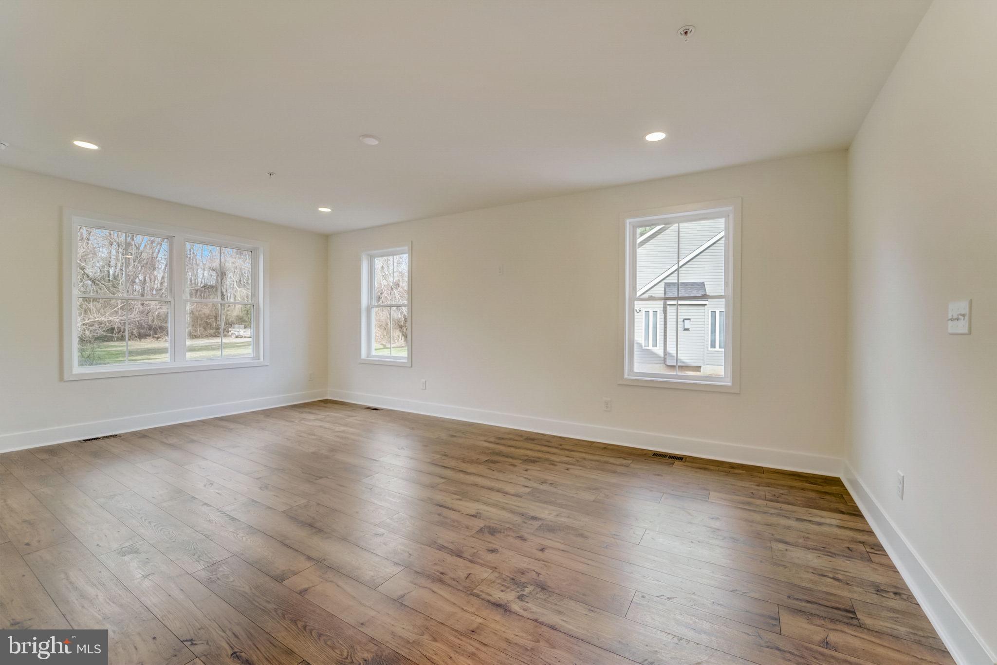 JACOBSVILLE - Residential