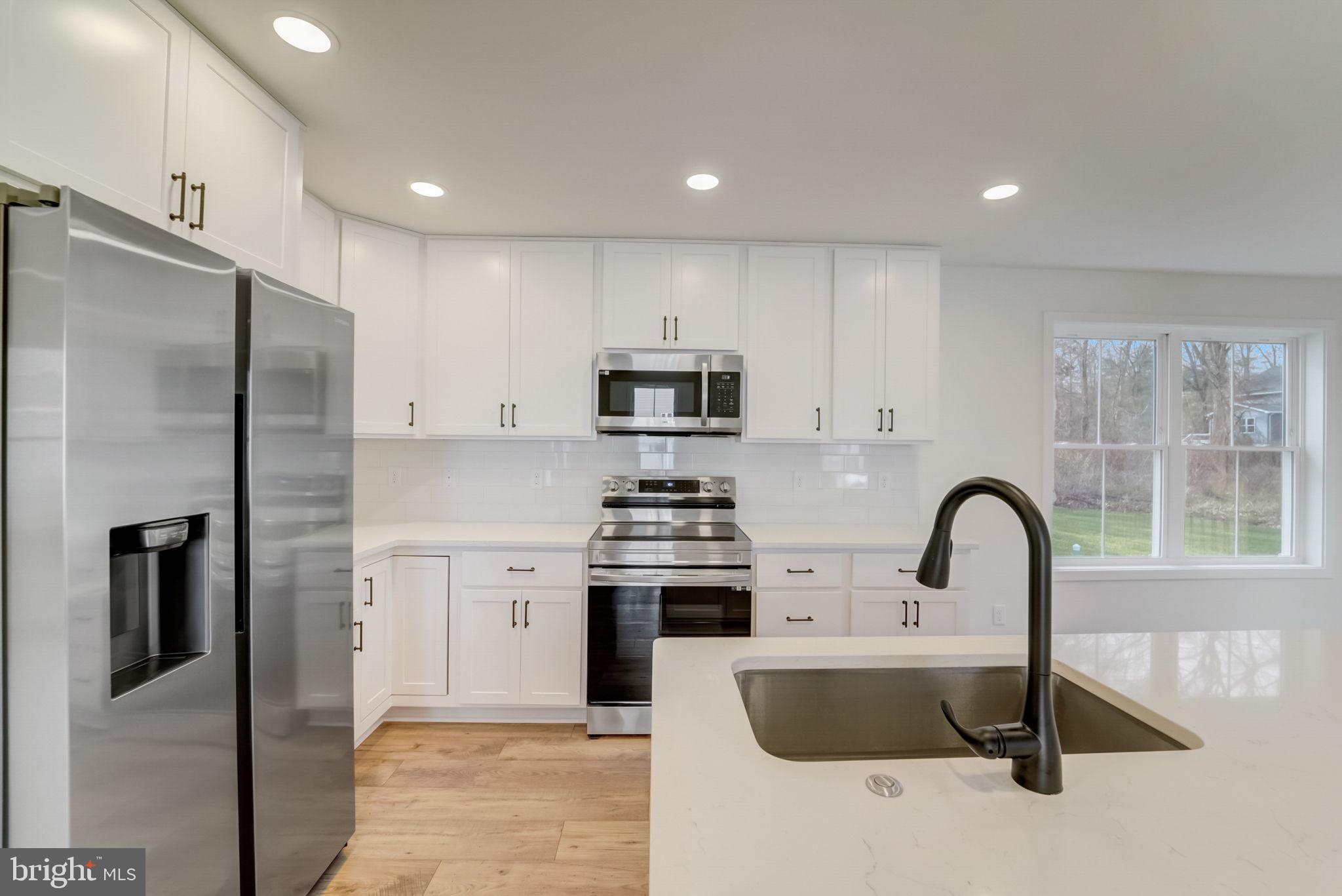 JACOBSVILLE - Residential