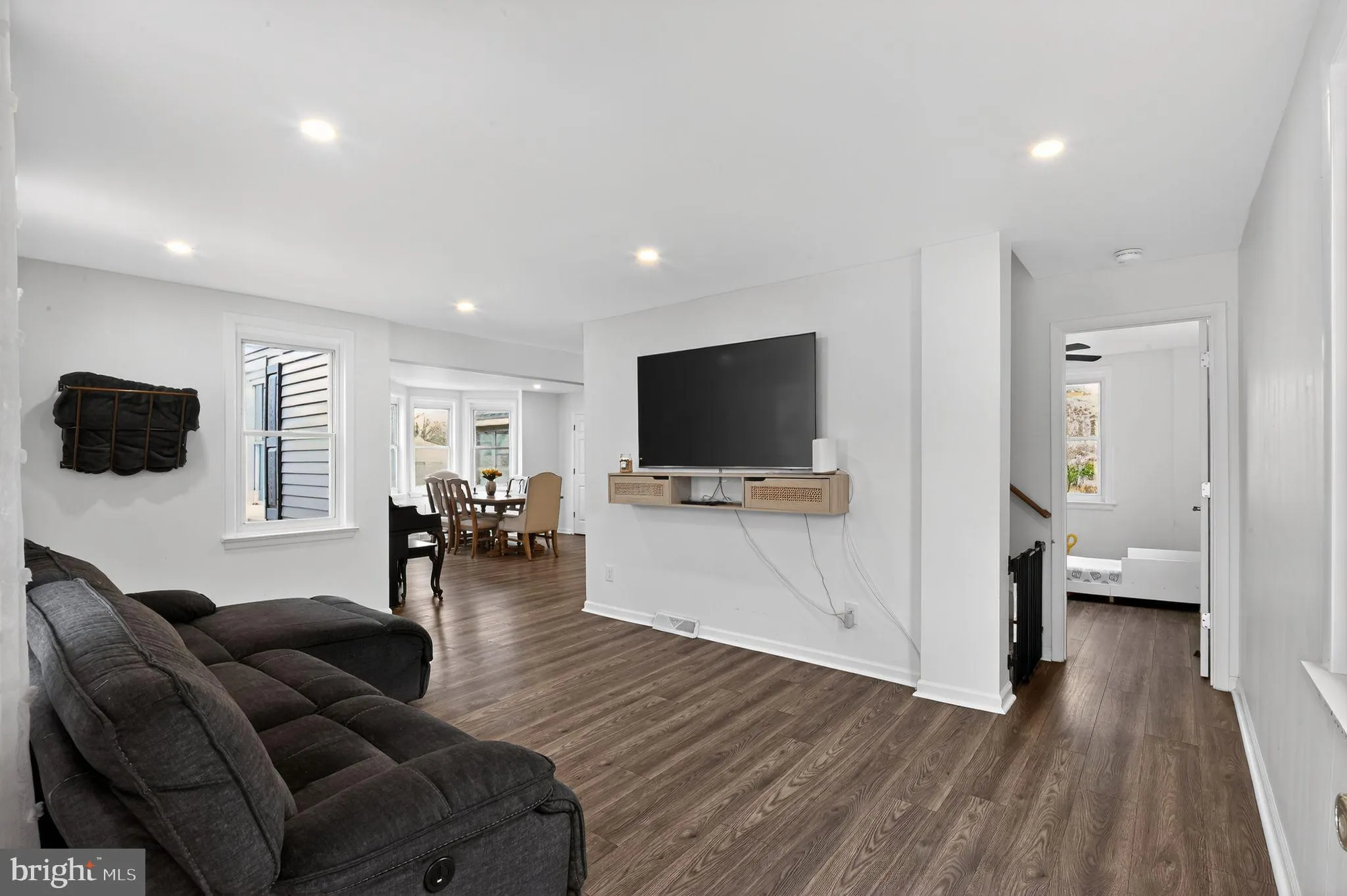 Williamstown, New Jersey 08094, United States, 4 Bedrooms Bedrooms, ,3 BathroomsBathrooms,Residential,Active,248677