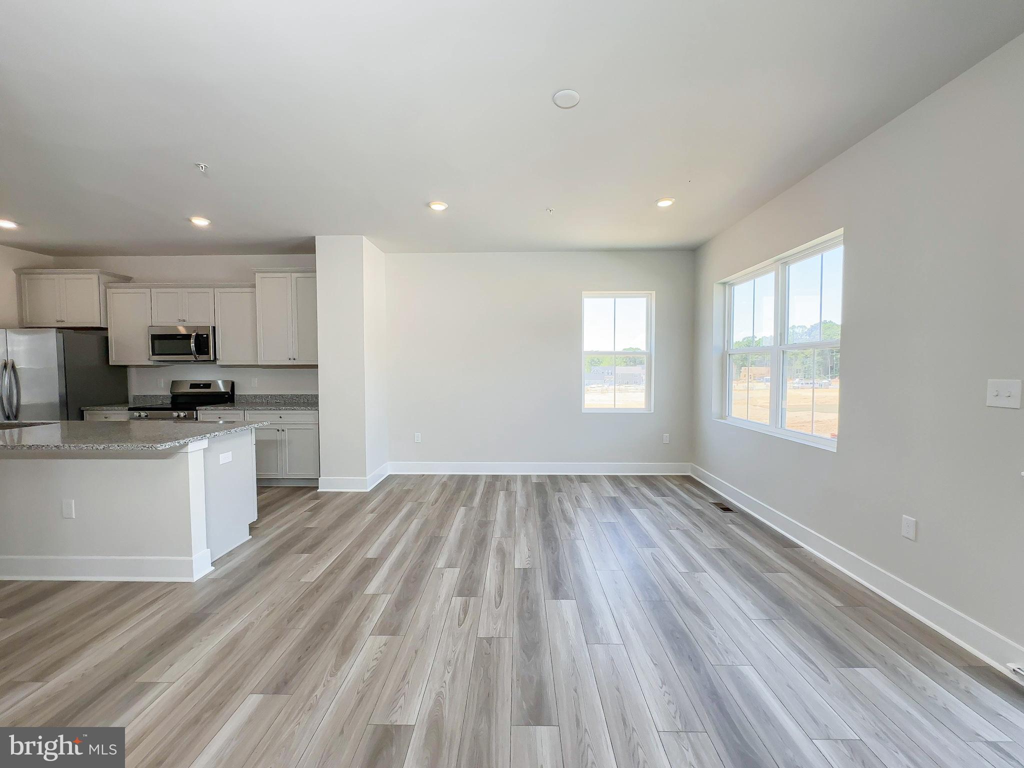 WHITE PLAINS - Residential