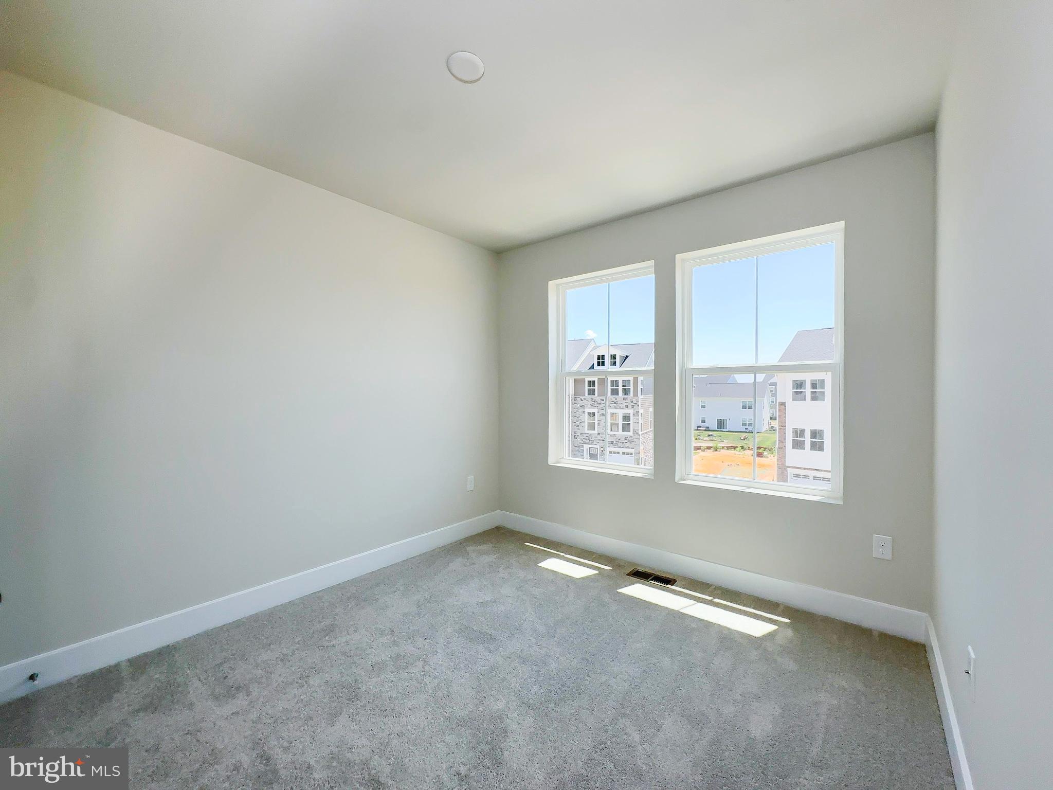 WHITE PLAINS - Residential