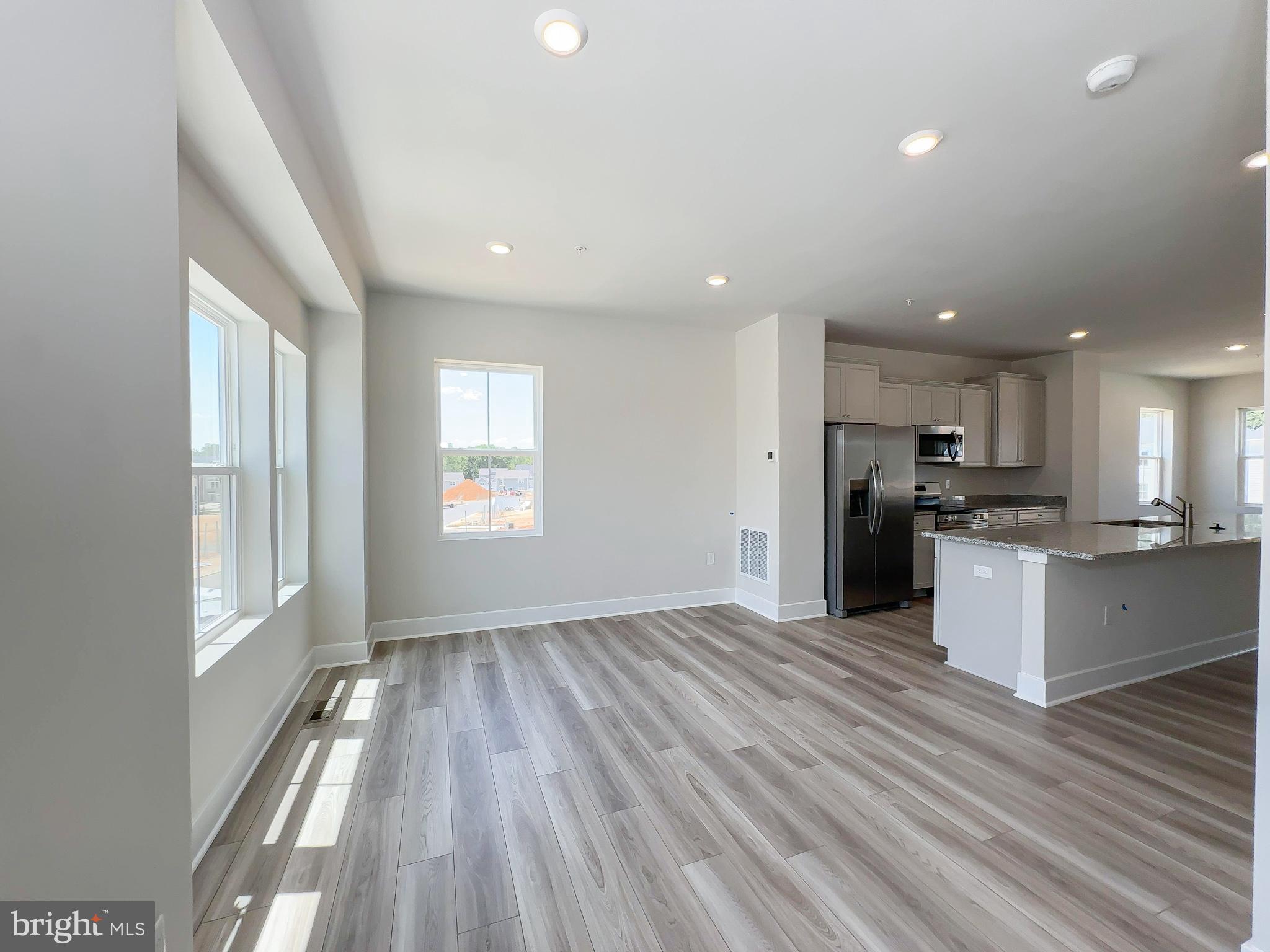 WHITE PLAINS - Residential