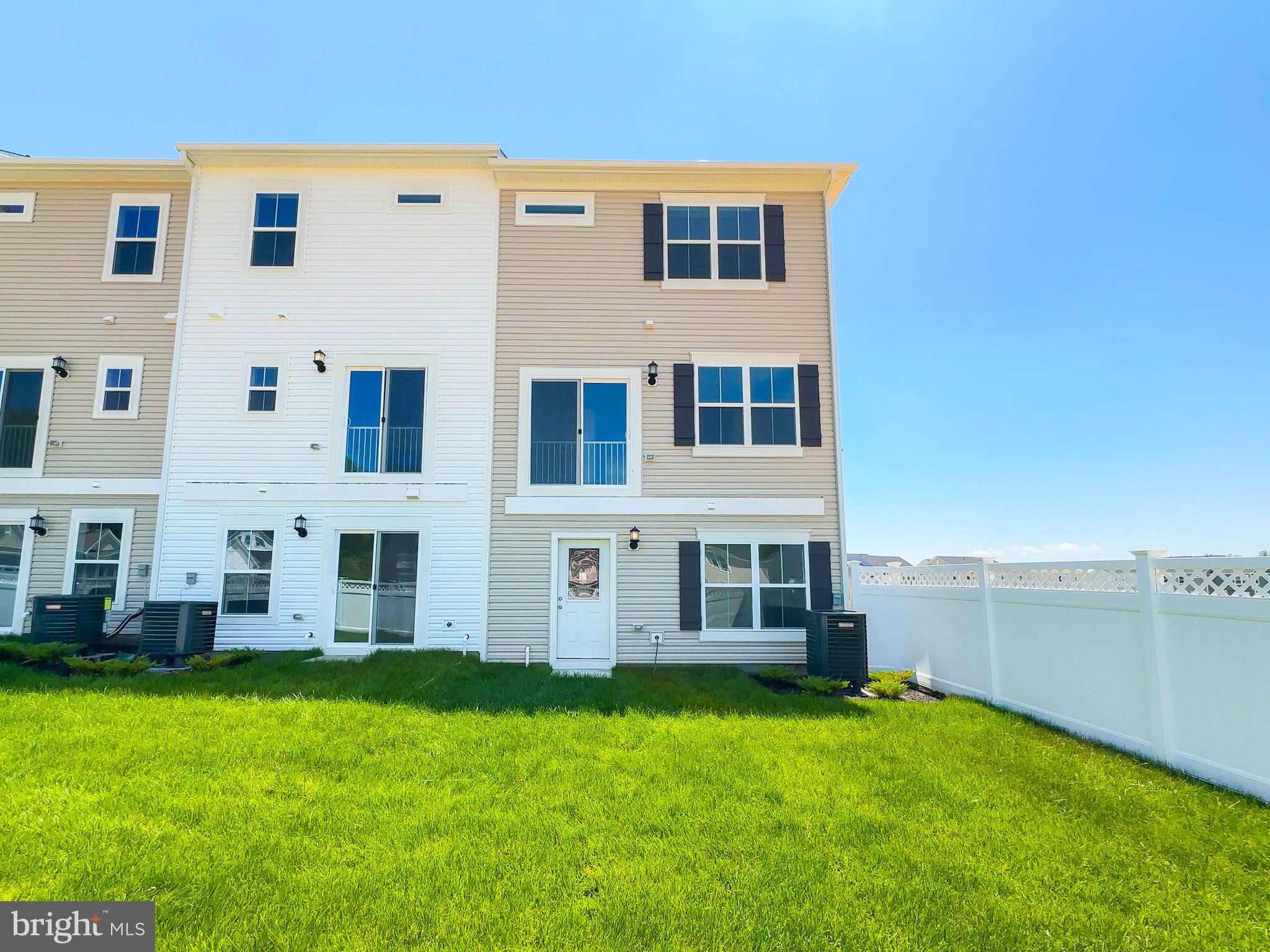 WHITE PLAINS - Residential