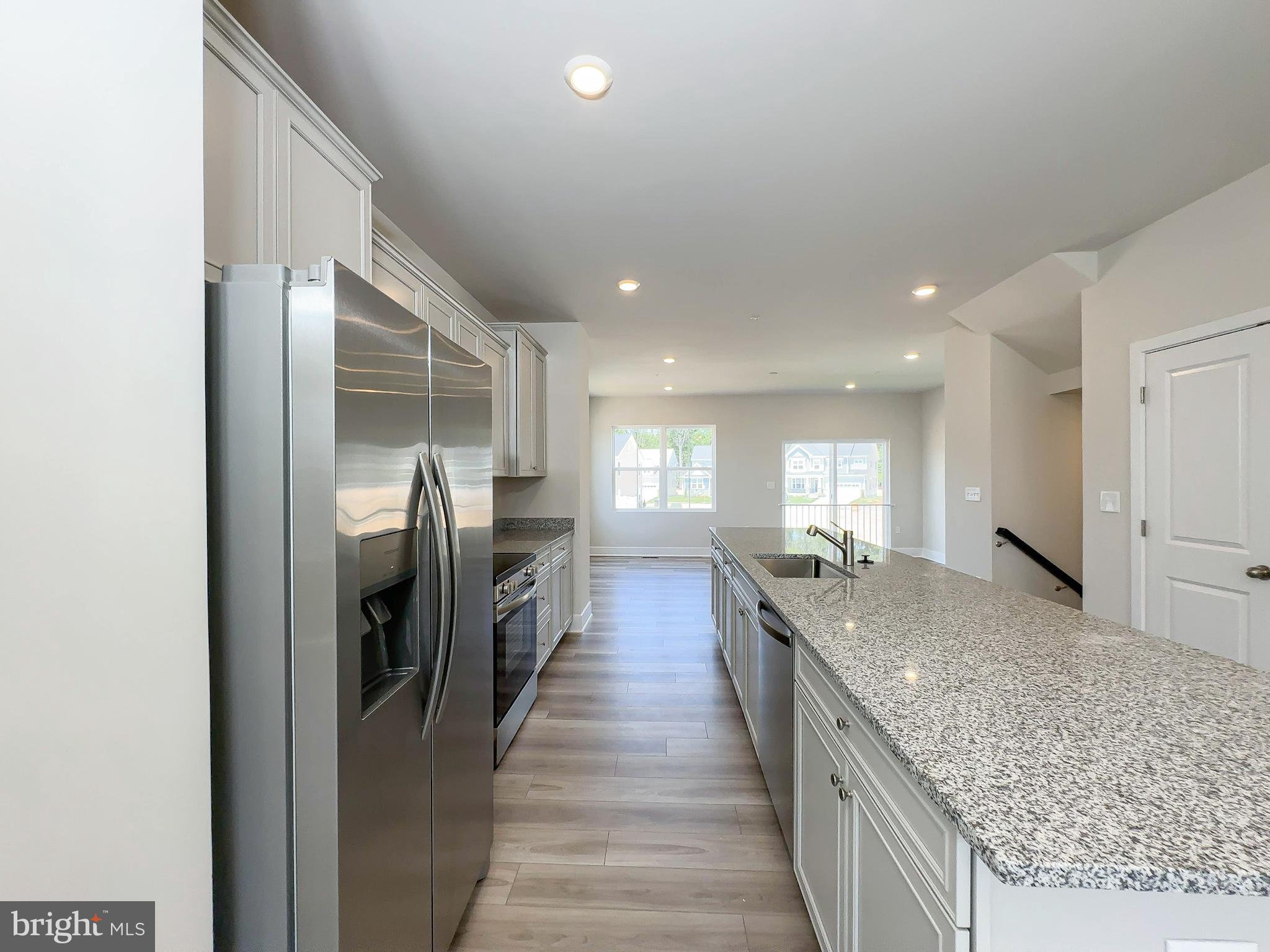 WHITE PLAINS - Residential