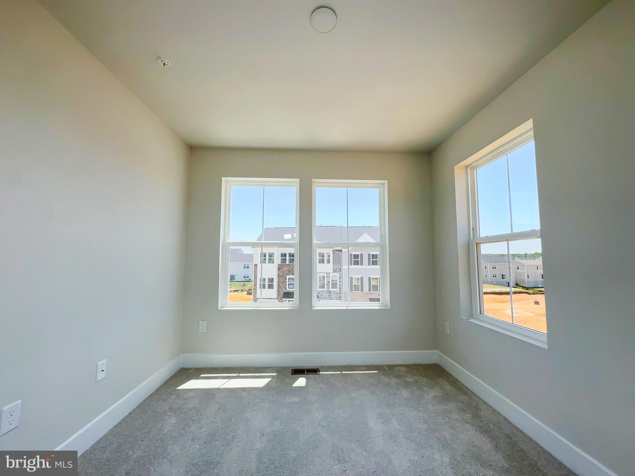 WHITE PLAINS - Residential