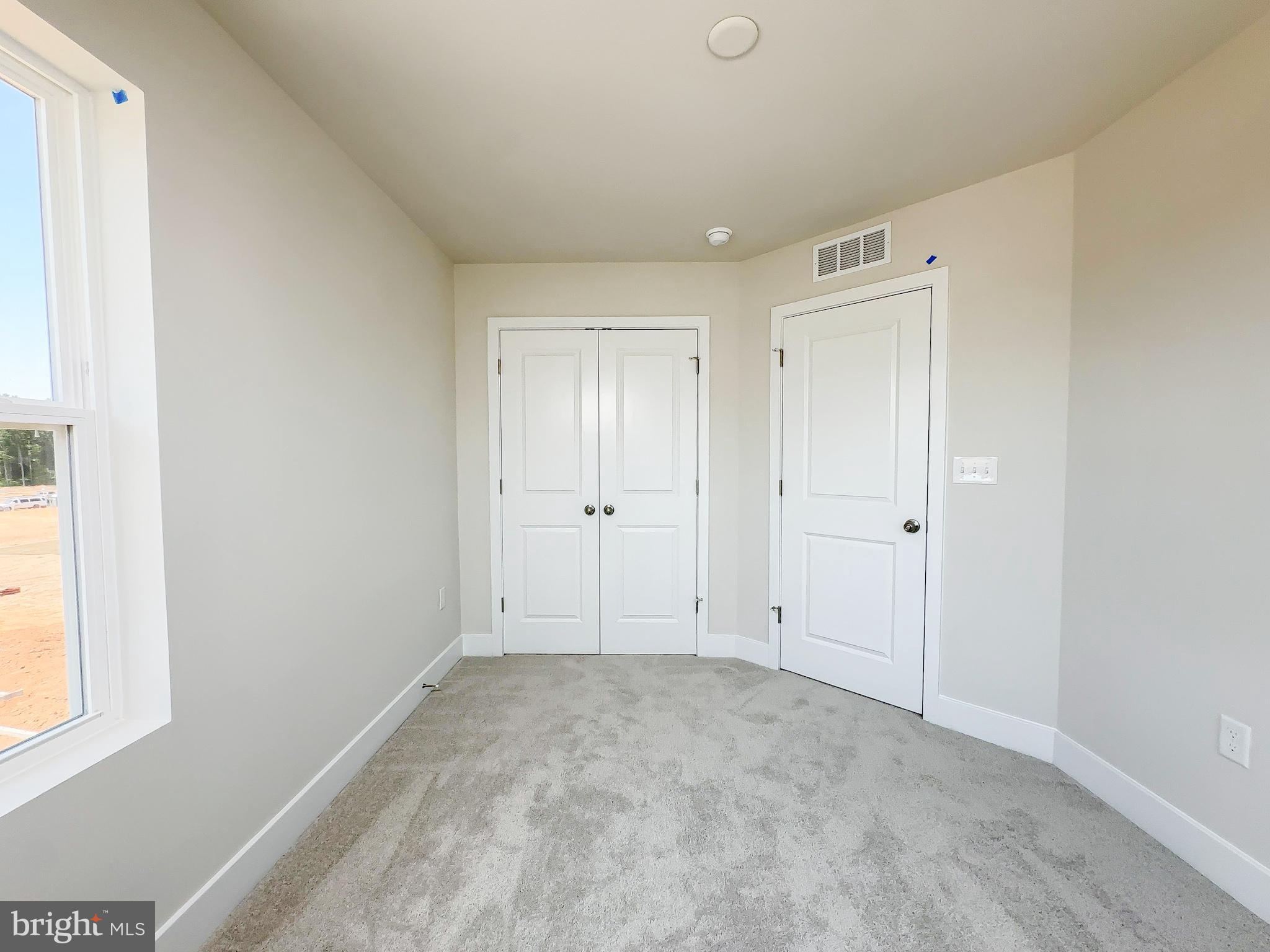 WHITE PLAINS - Residential