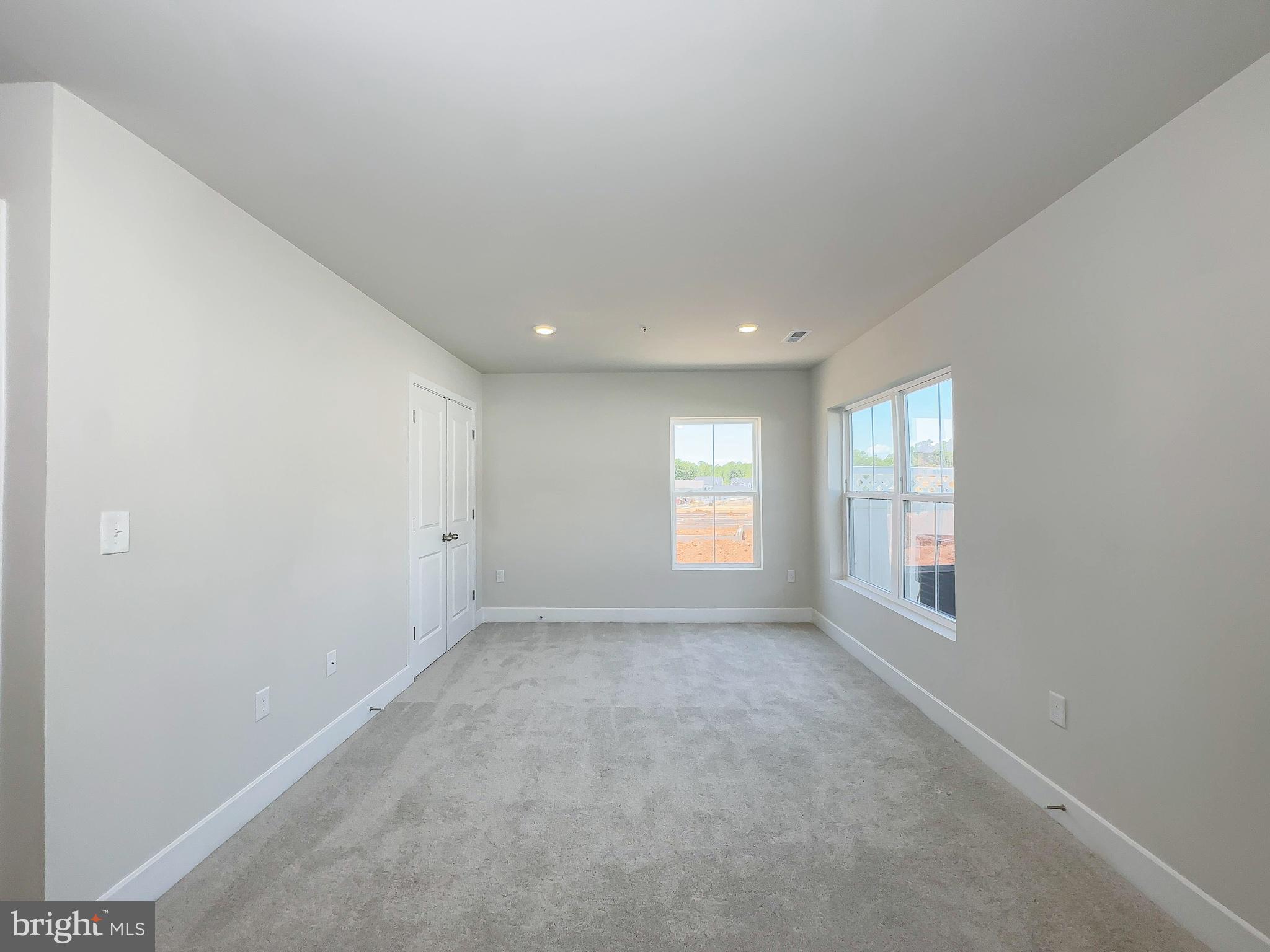 WHITE PLAINS - Residential