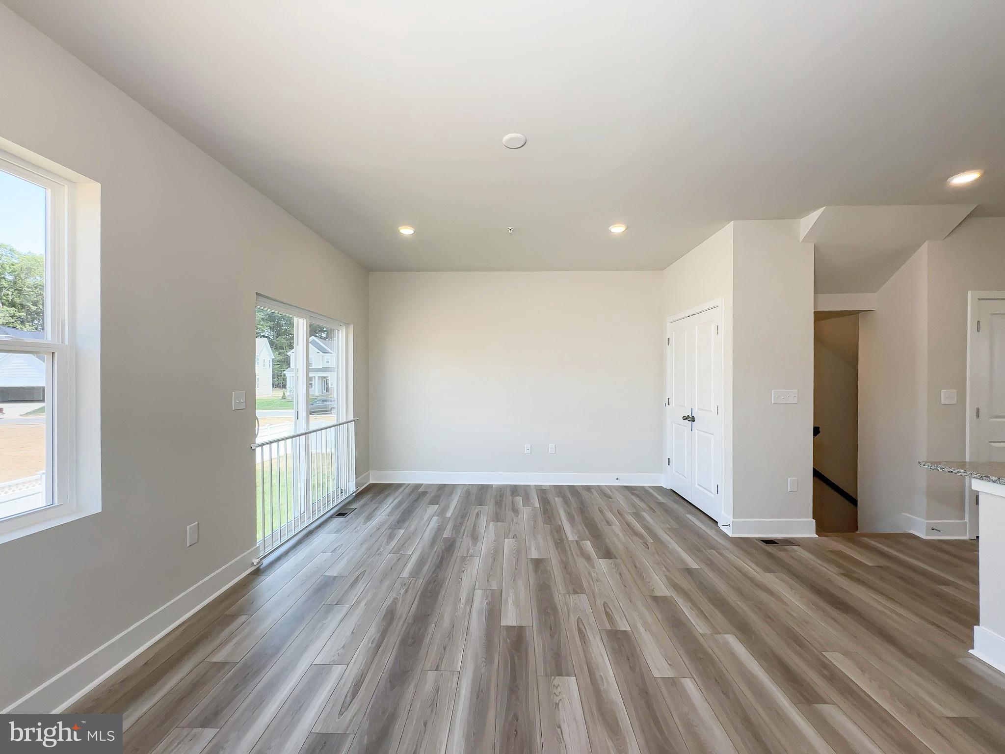 WHITE PLAINS - Residential