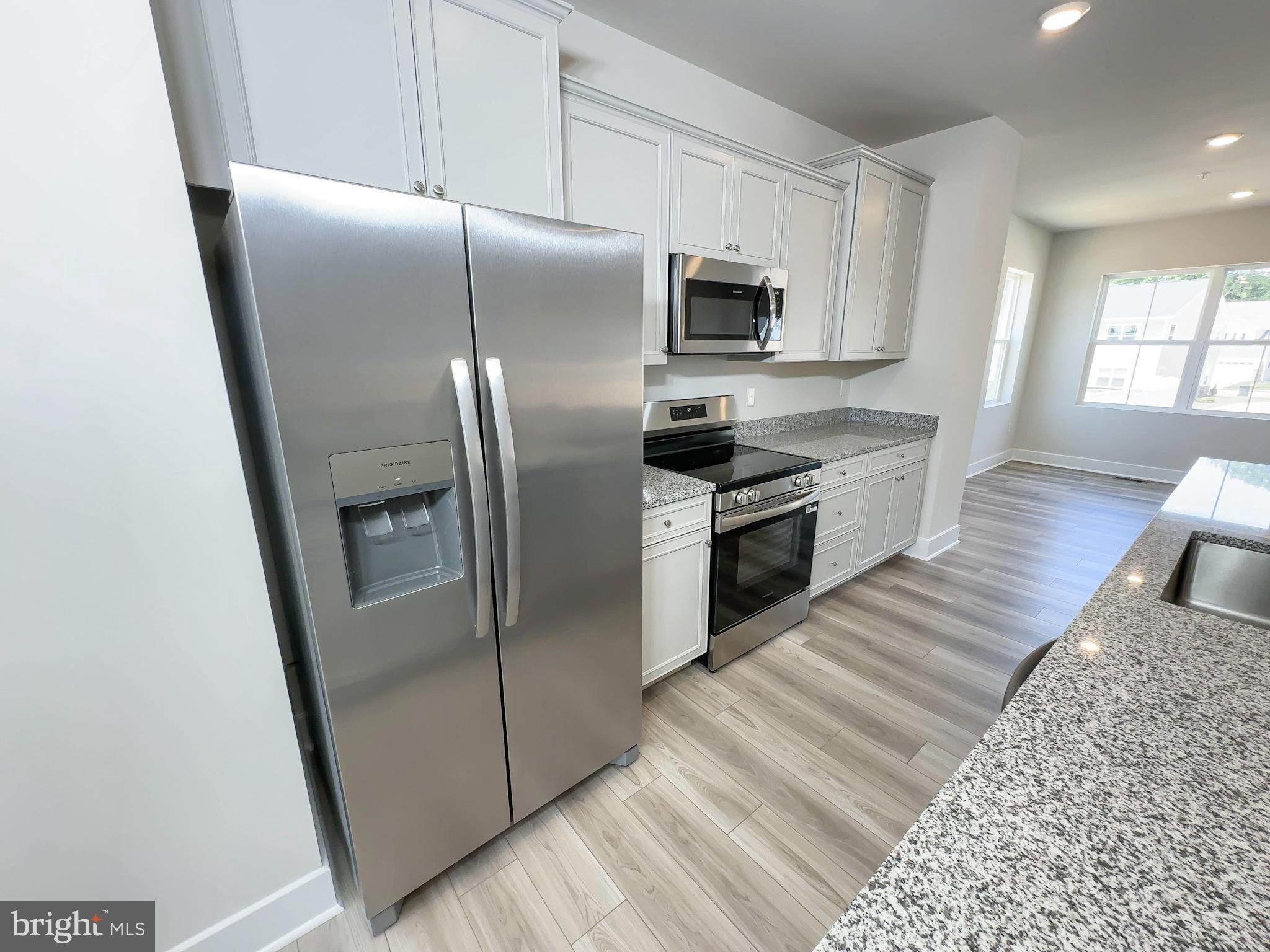 WHITE PLAINS - Residential
