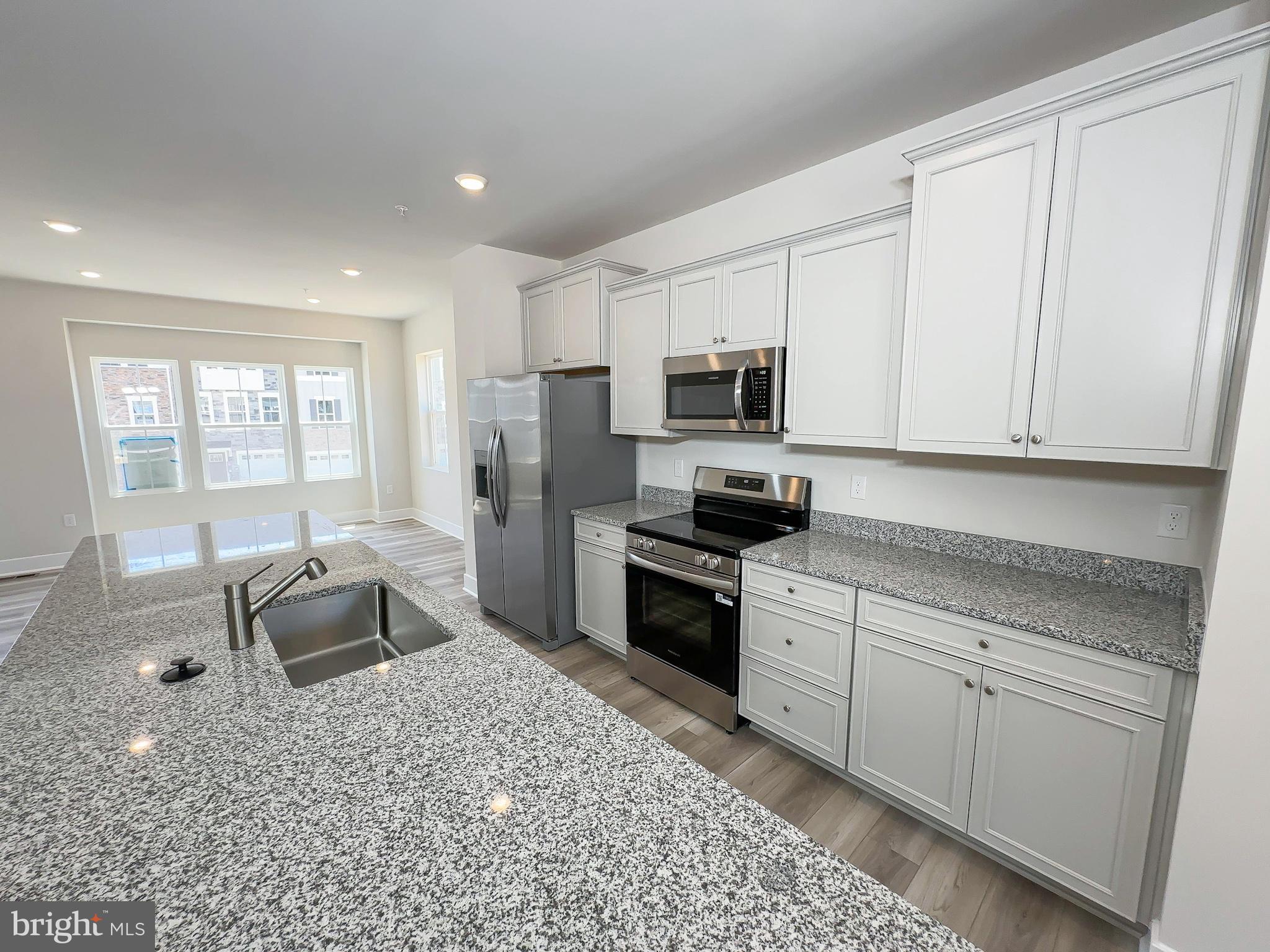 WHITE PLAINS - Residential