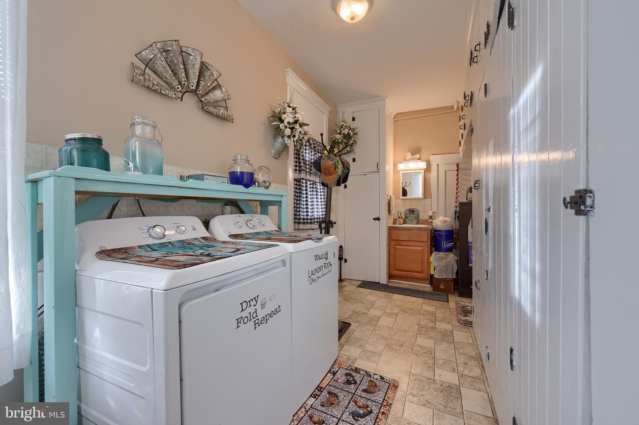 EAST EARL TWP - Residential