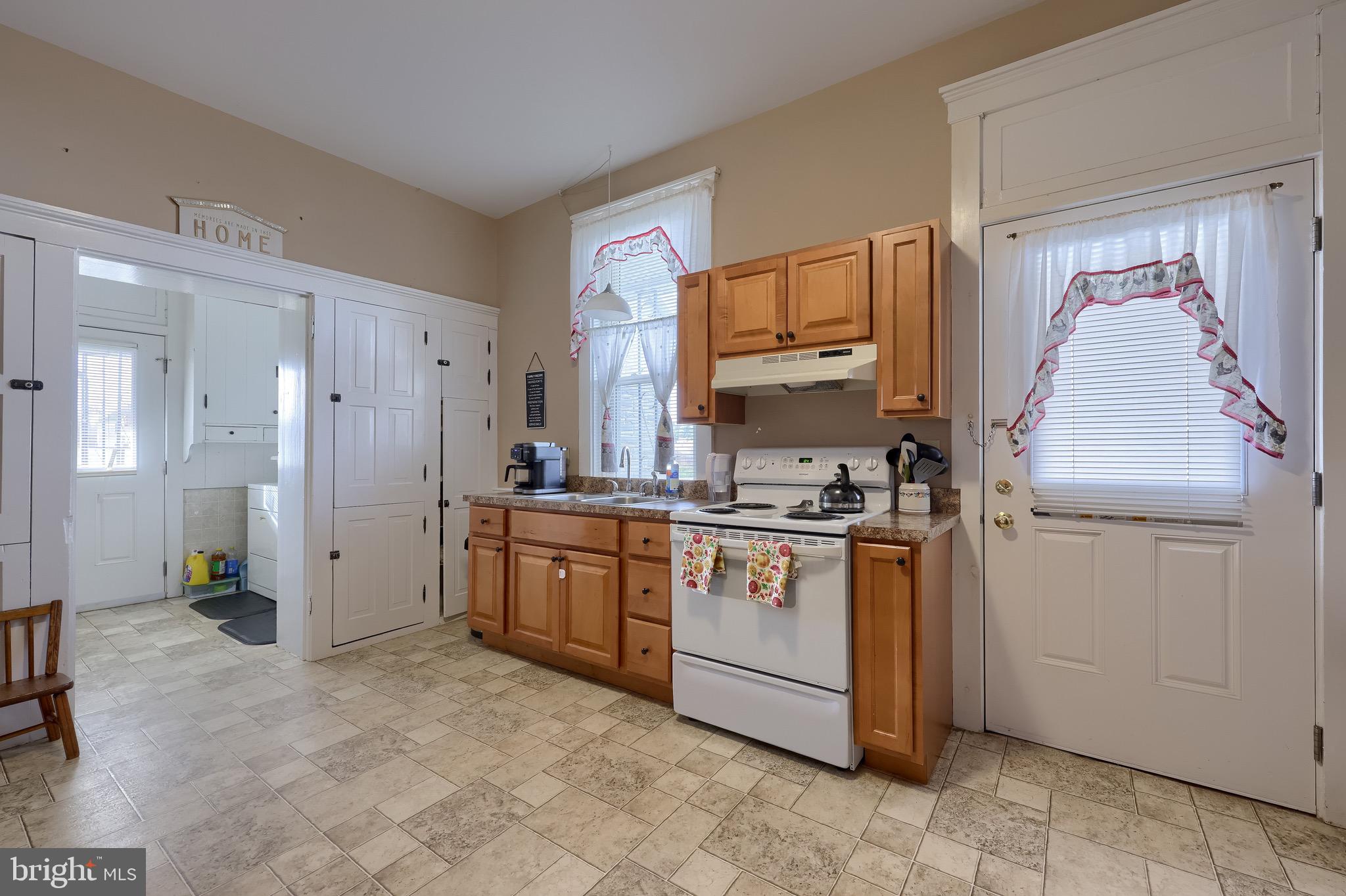 EAST EARL TWP - Residential