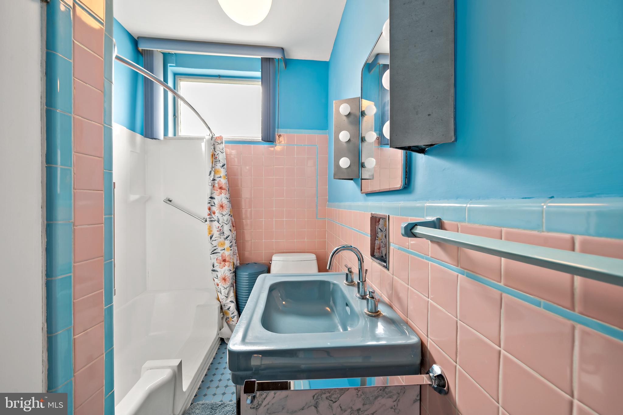 GIRARD ESTATES - Residential