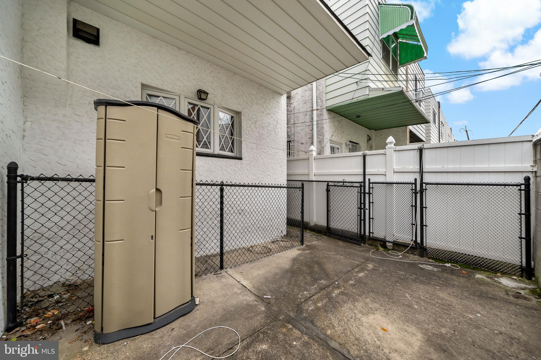 GIRARD ESTATES - Residential