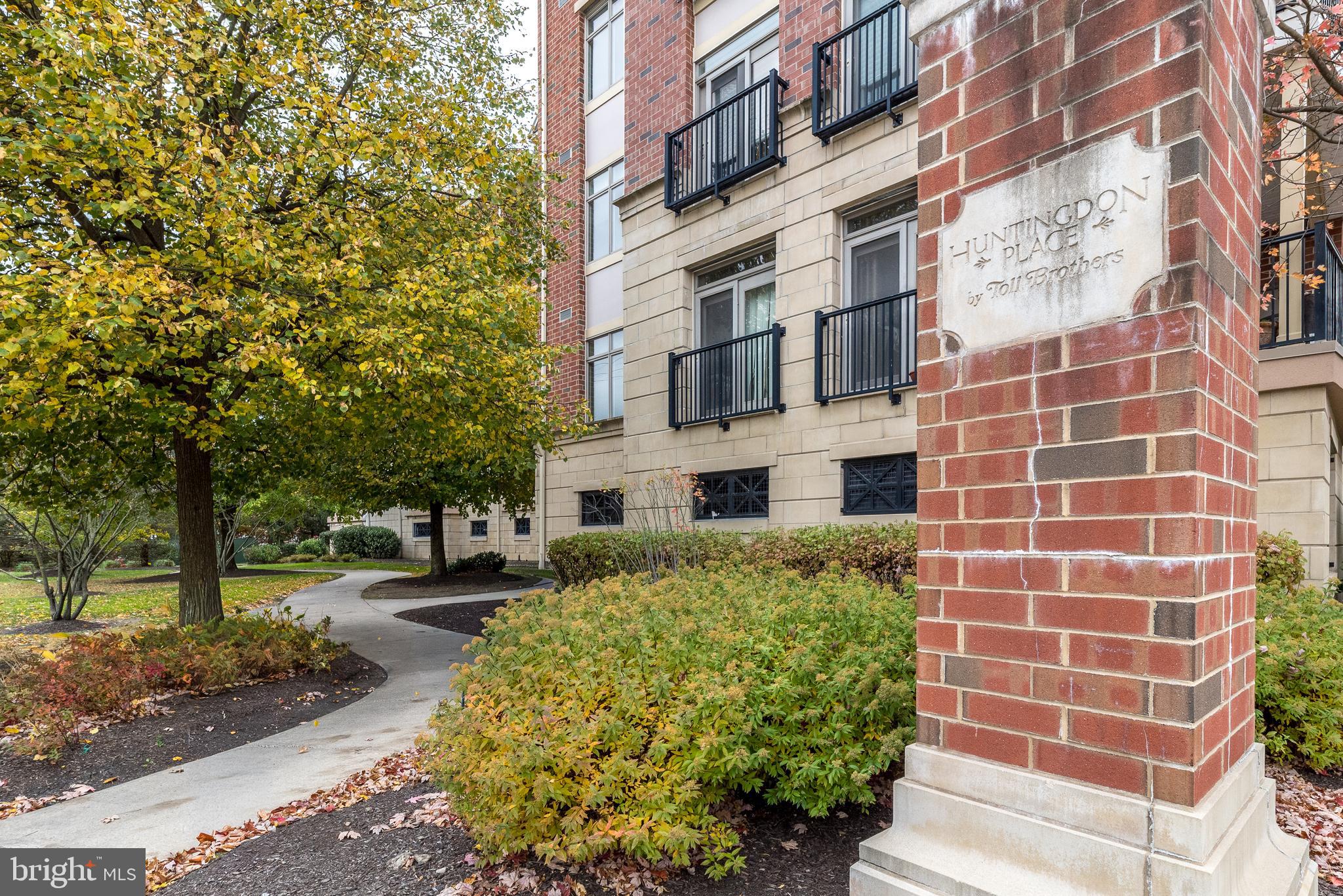 HUNTINGDON VALLEY - Residential