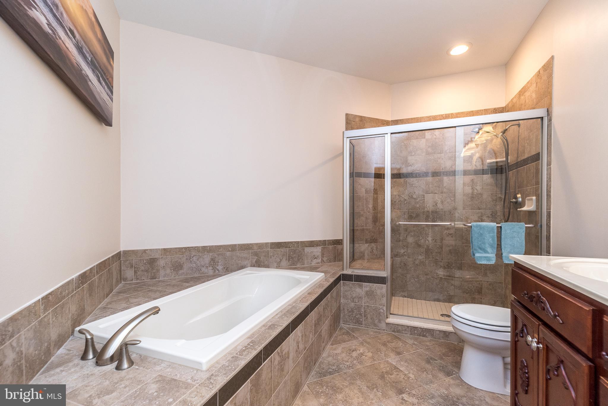 HUNTINGDON VALLEY - Residential