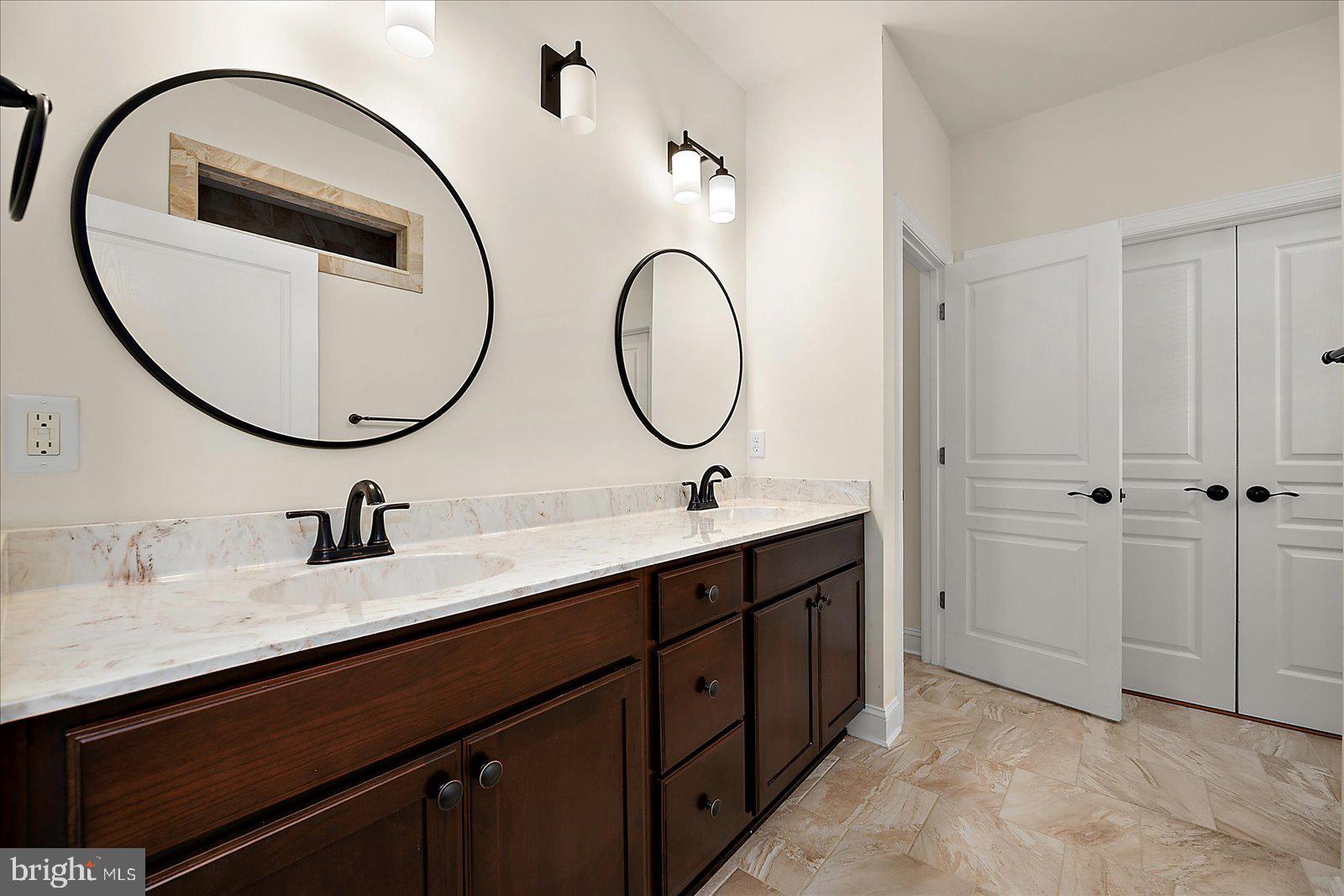 GLEN RIDDLE - Residential