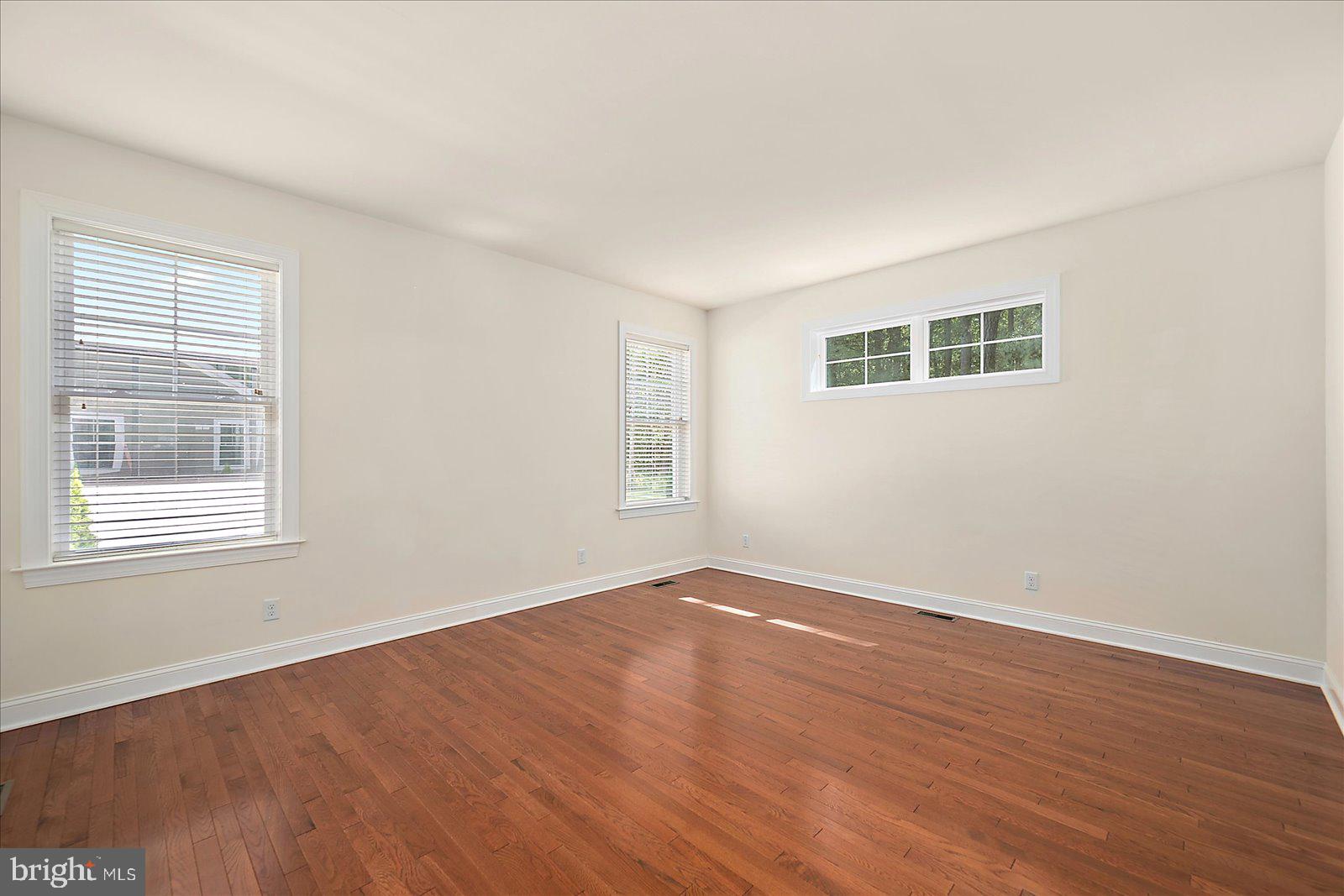 GLEN RIDDLE - Residential