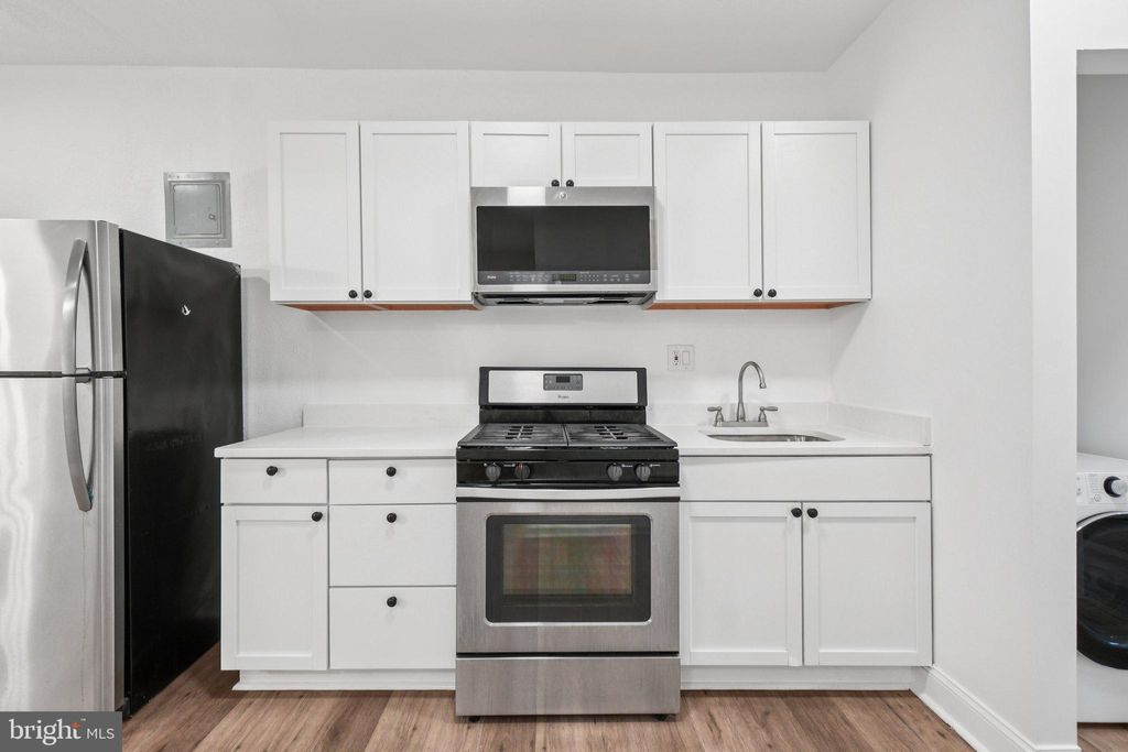 Photo of 221 20th Street NE, WASHINGTON, DC 20002 (MLS # DCDC2224732)