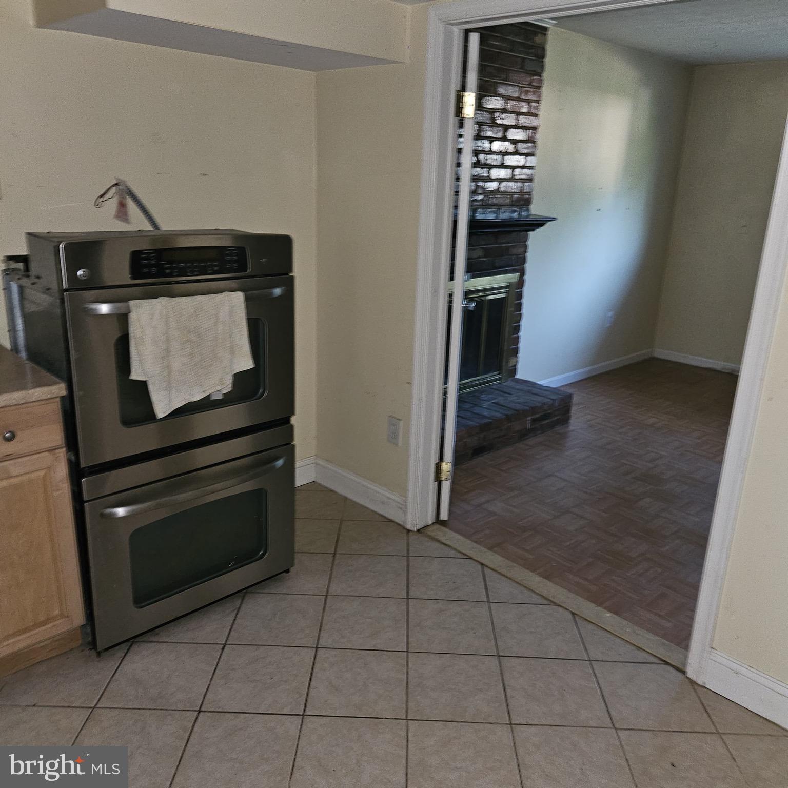 WESTVIEW HILLS - Residential