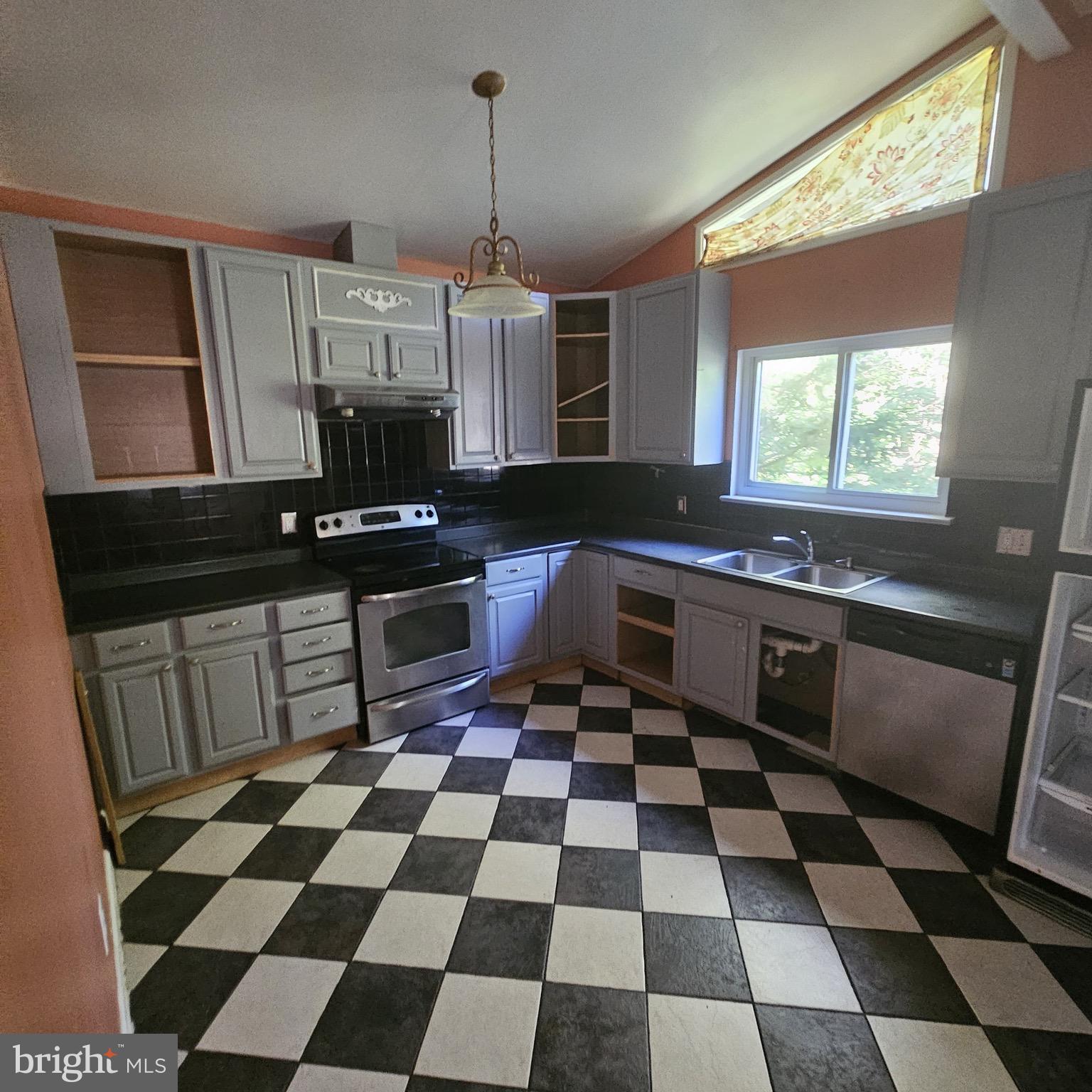 WESTVIEW HILLS - Residential