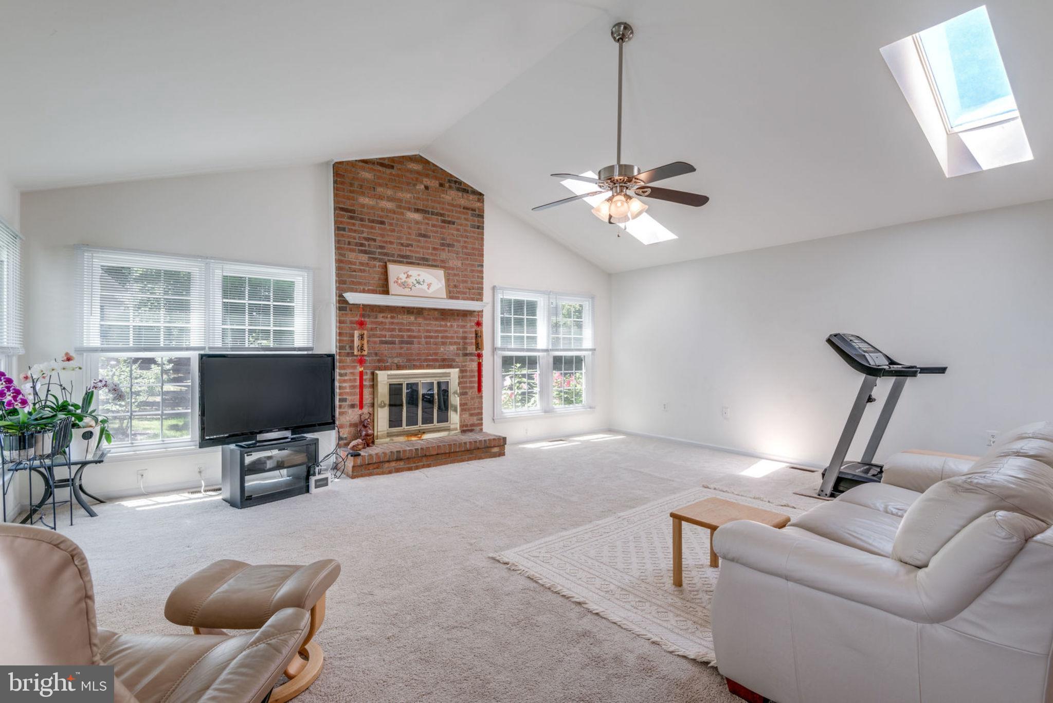 CHANTILLY HIGHLANDS - Residential