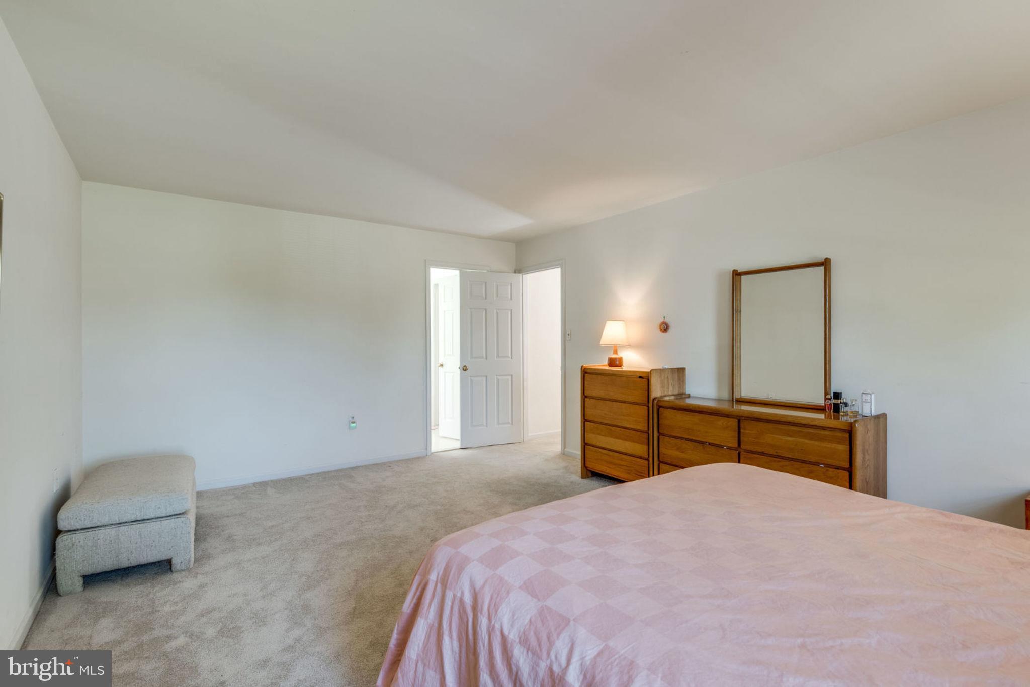 CHANTILLY HIGHLANDS - Residential