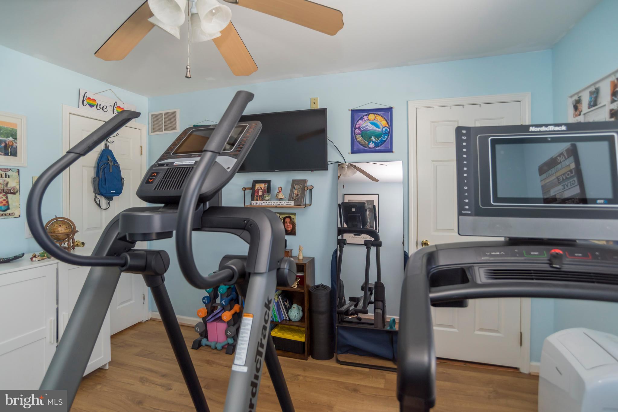 NEWPORTVILLE - Residential