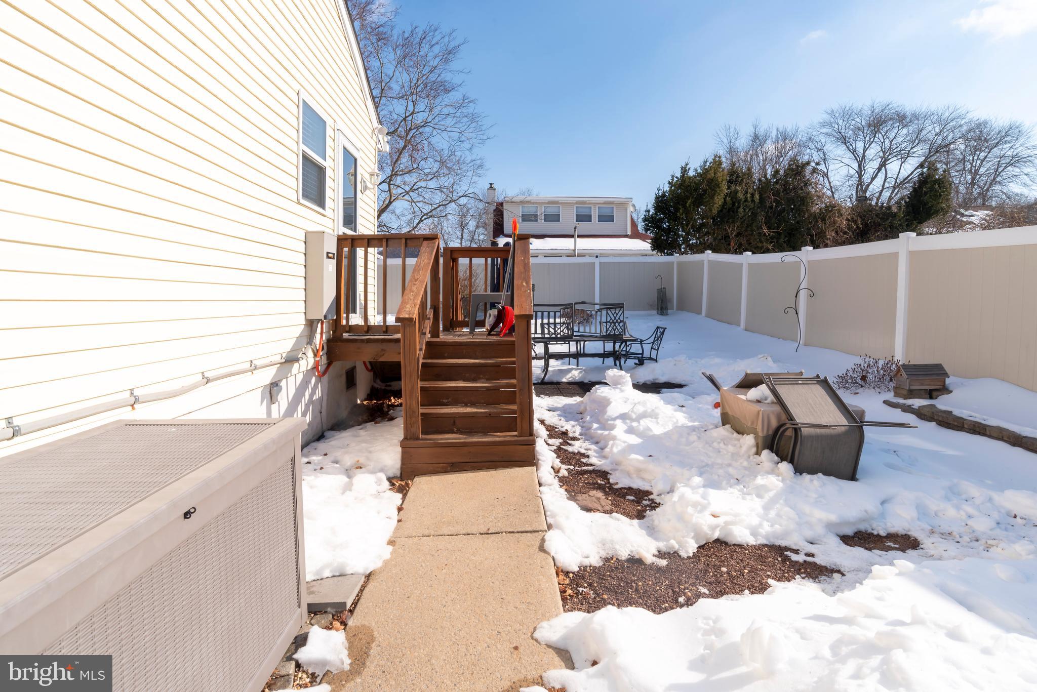 NEWPORTVILLE - Residential