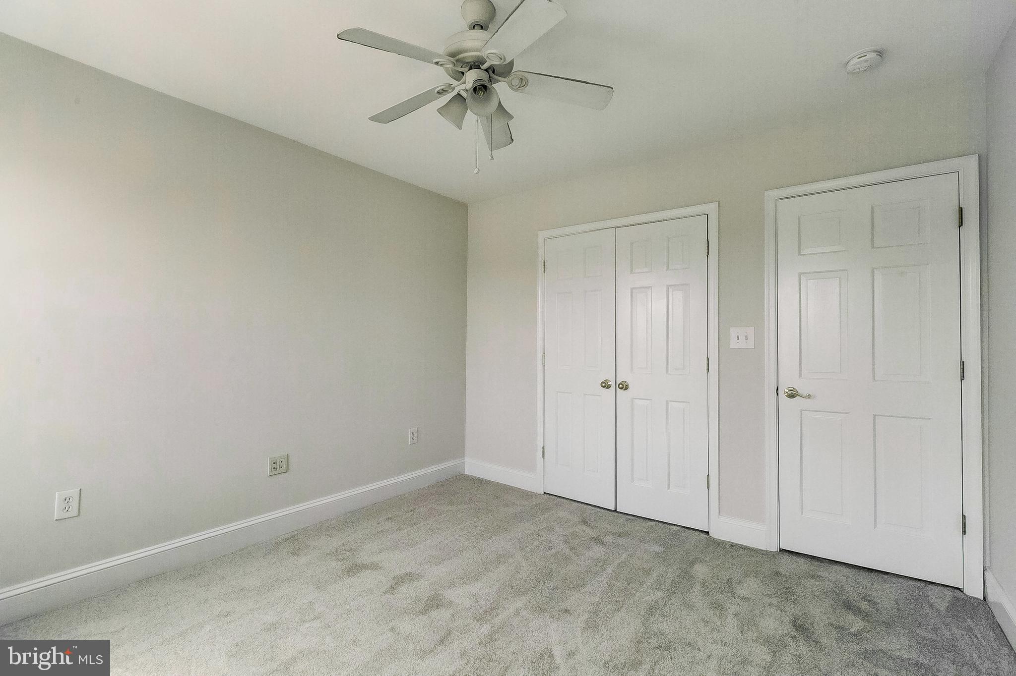 HOLLINS MARKET - Residential