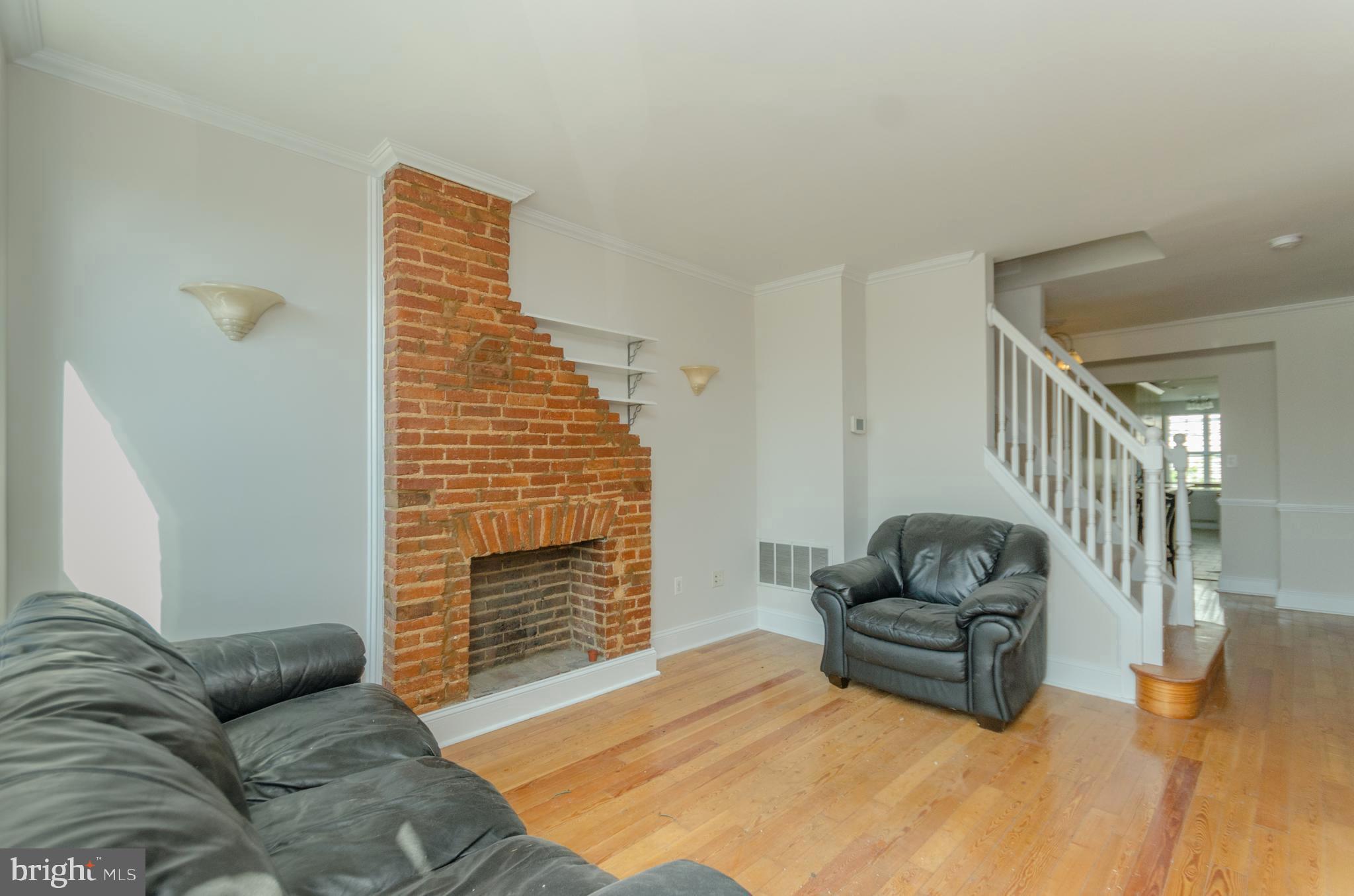 HOLLINS MARKET - Residential