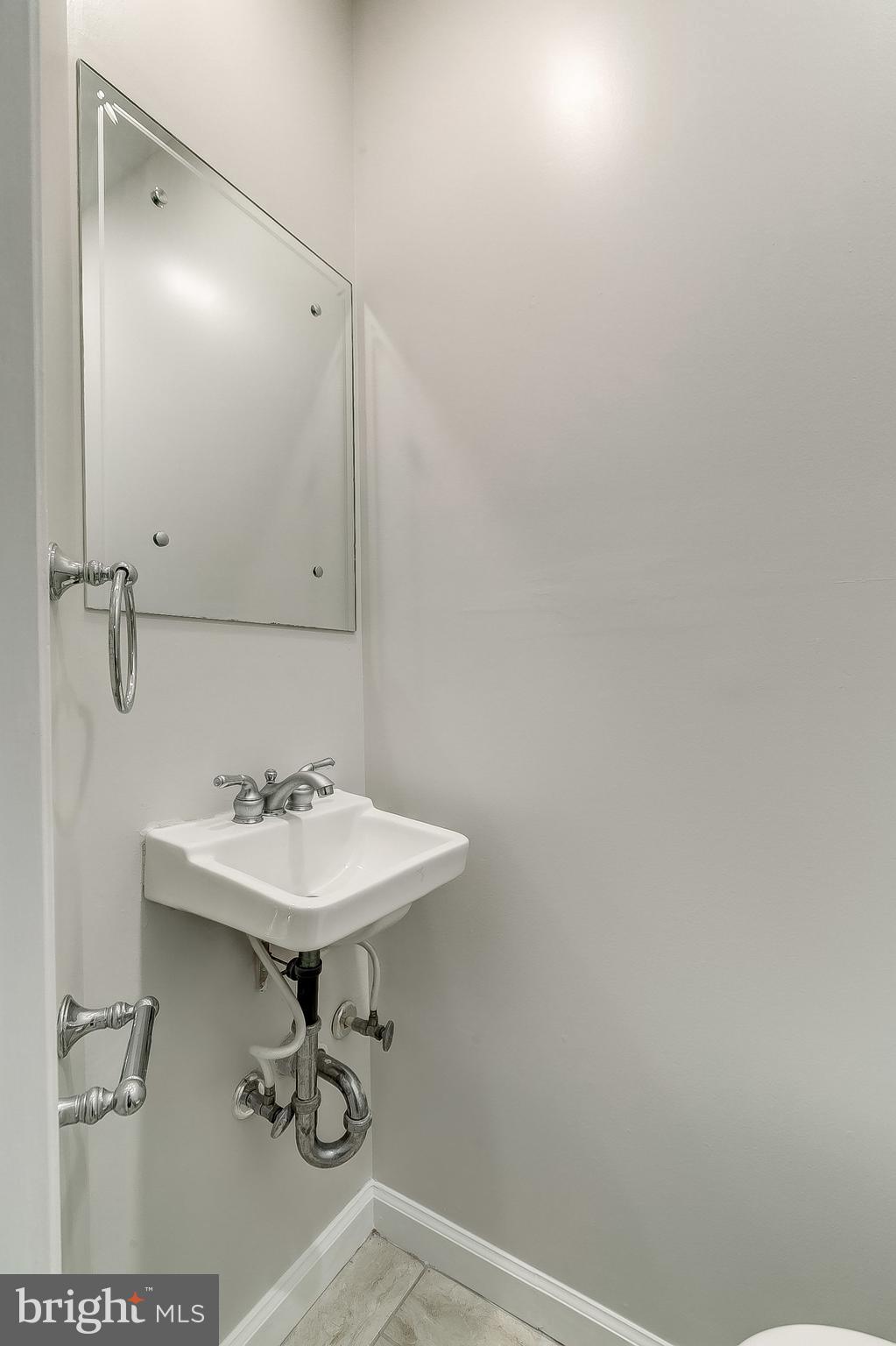 HOLLINS MARKET - Residential