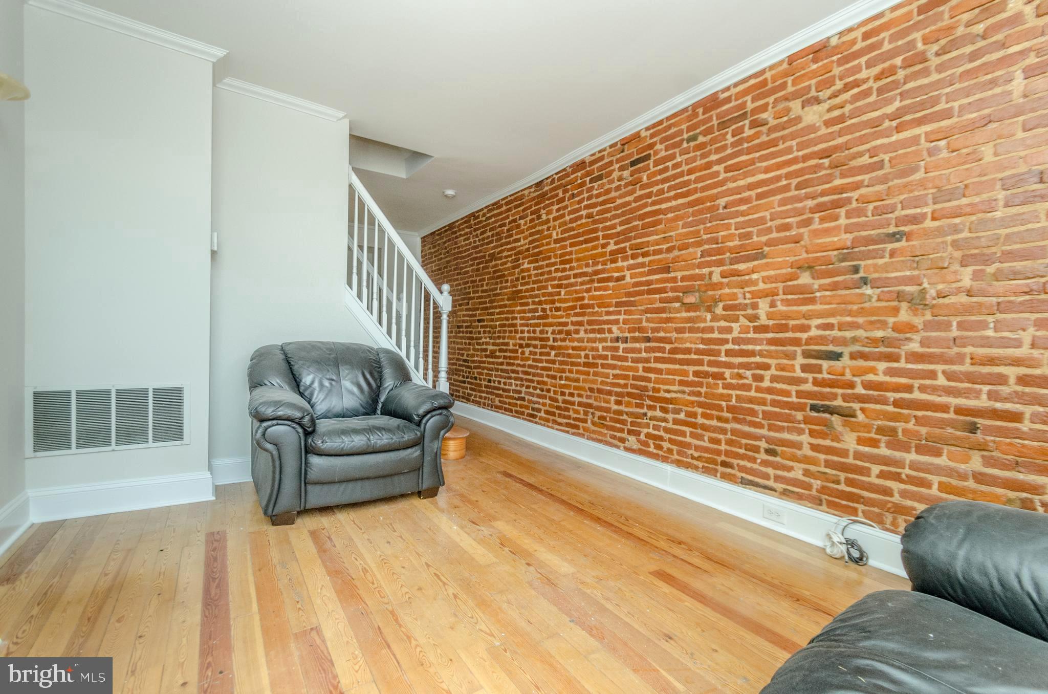 HOLLINS MARKET - Residential