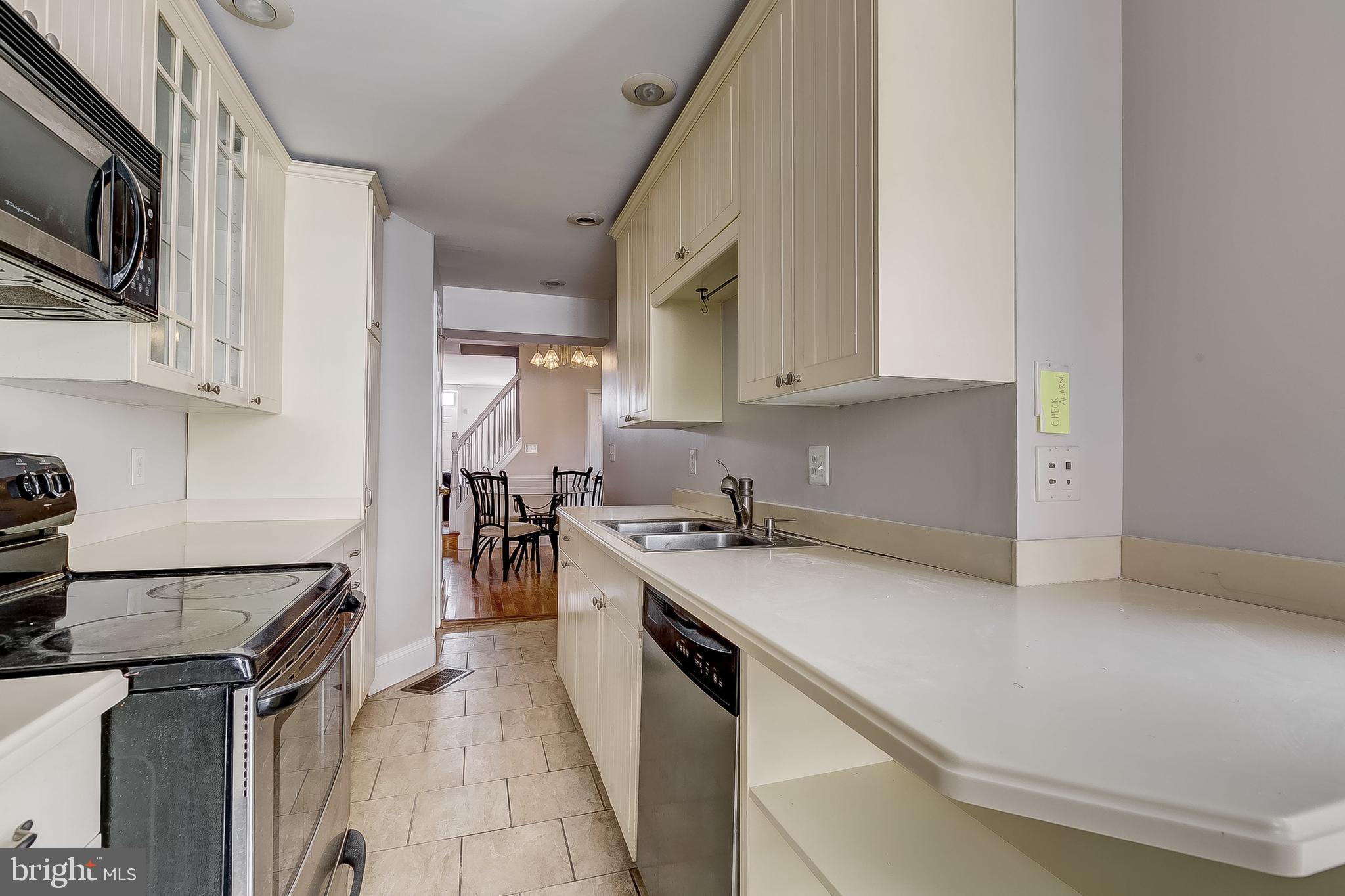 HOLLINS MARKET - Residential