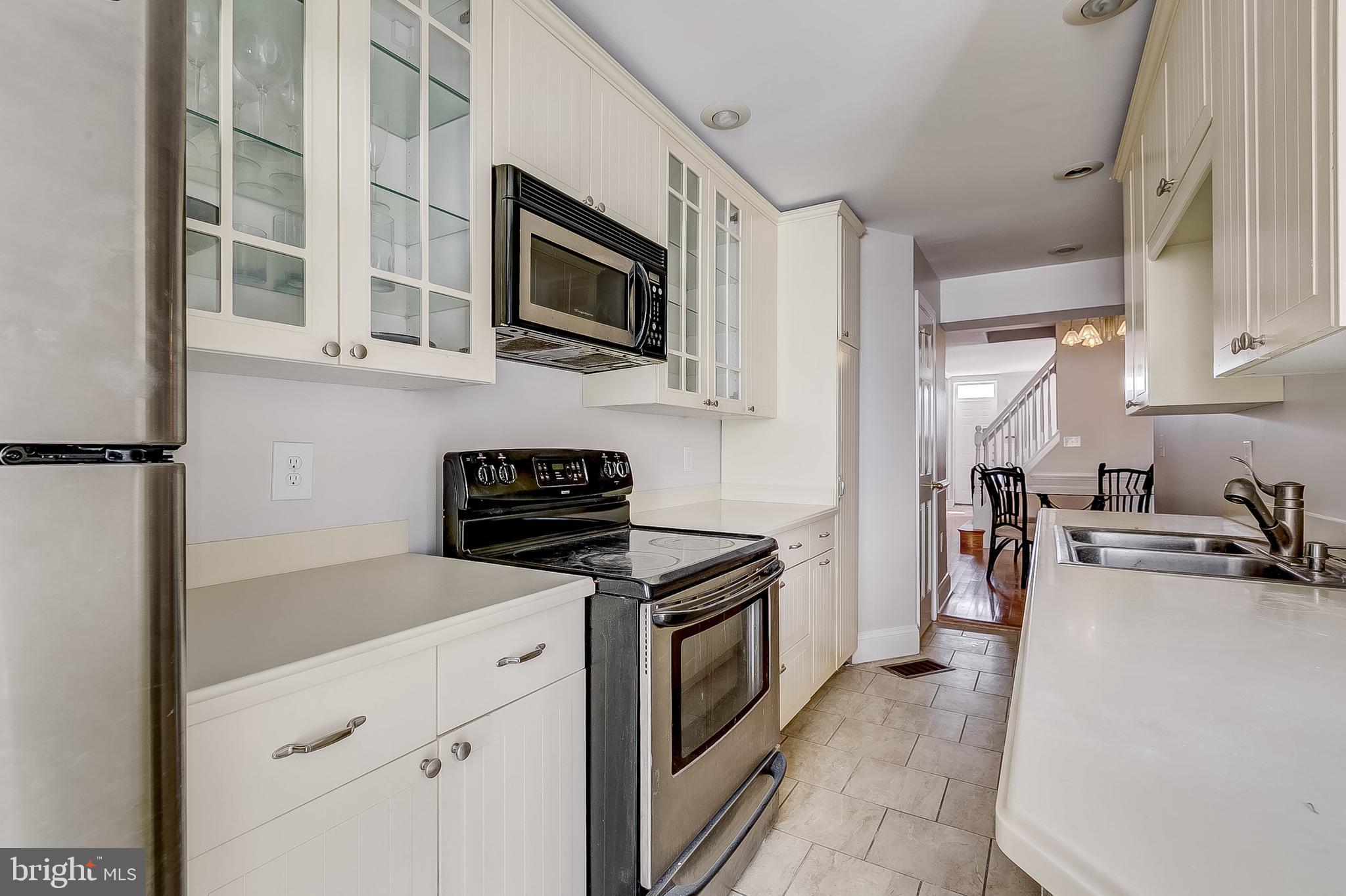 HOLLINS MARKET - Residential