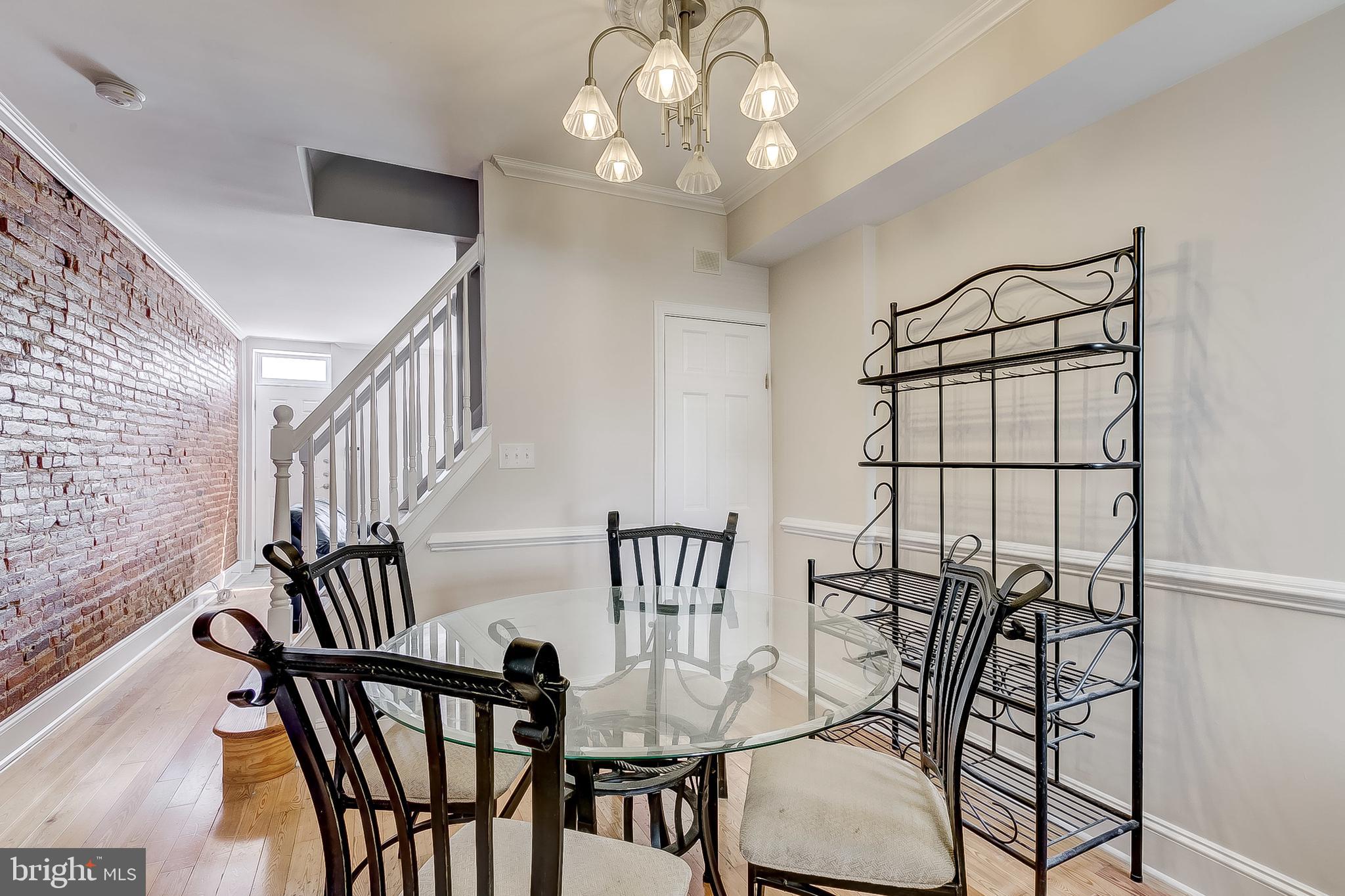 HOLLINS MARKET - Residential