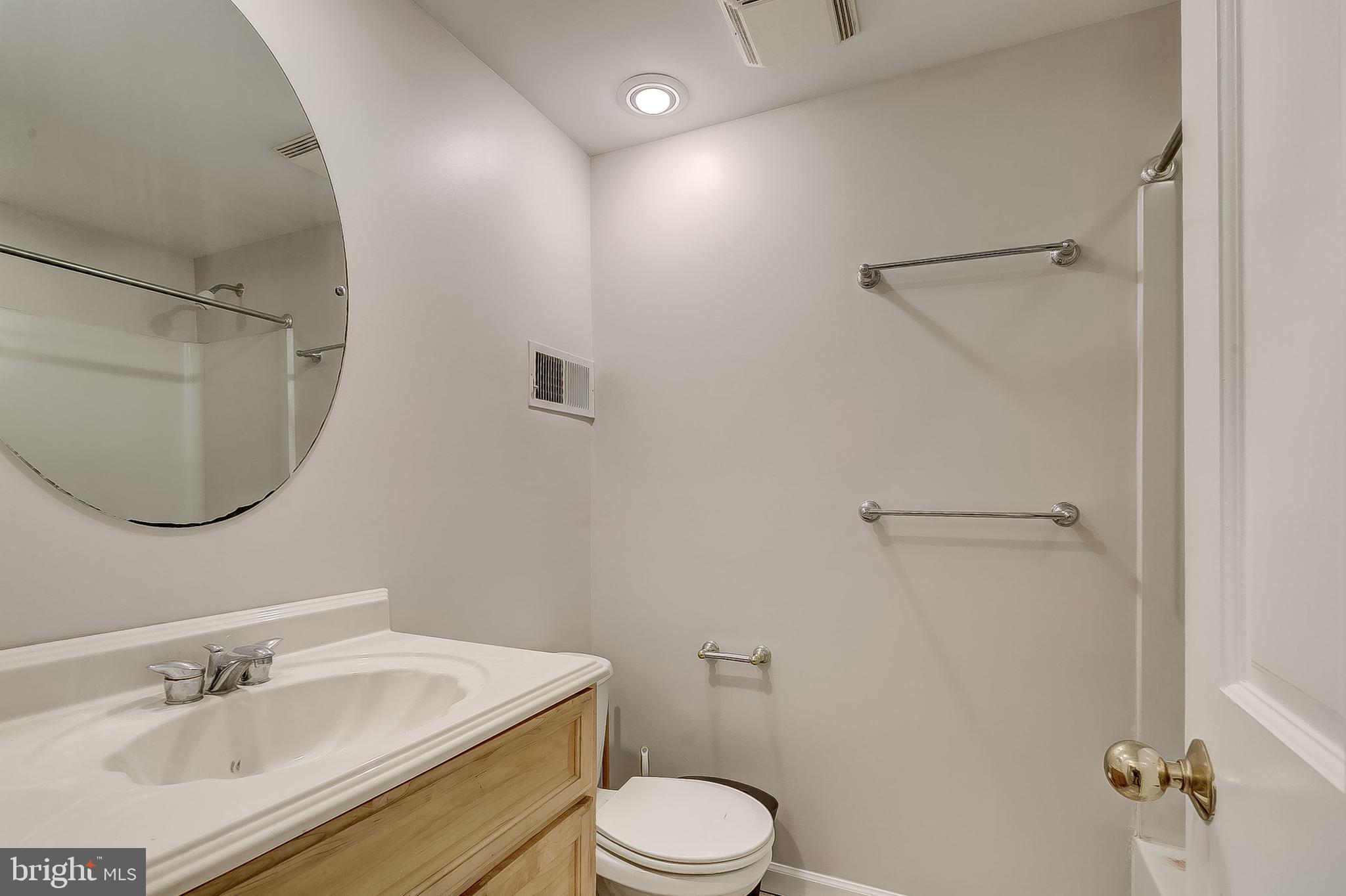 HOLLINS MARKET - Residential