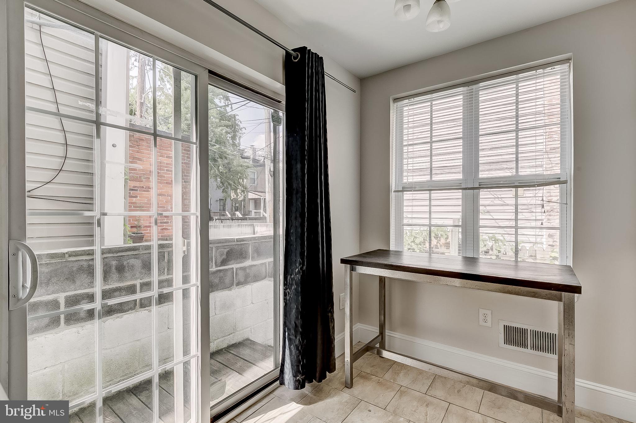 HOLLINS MARKET - Residential