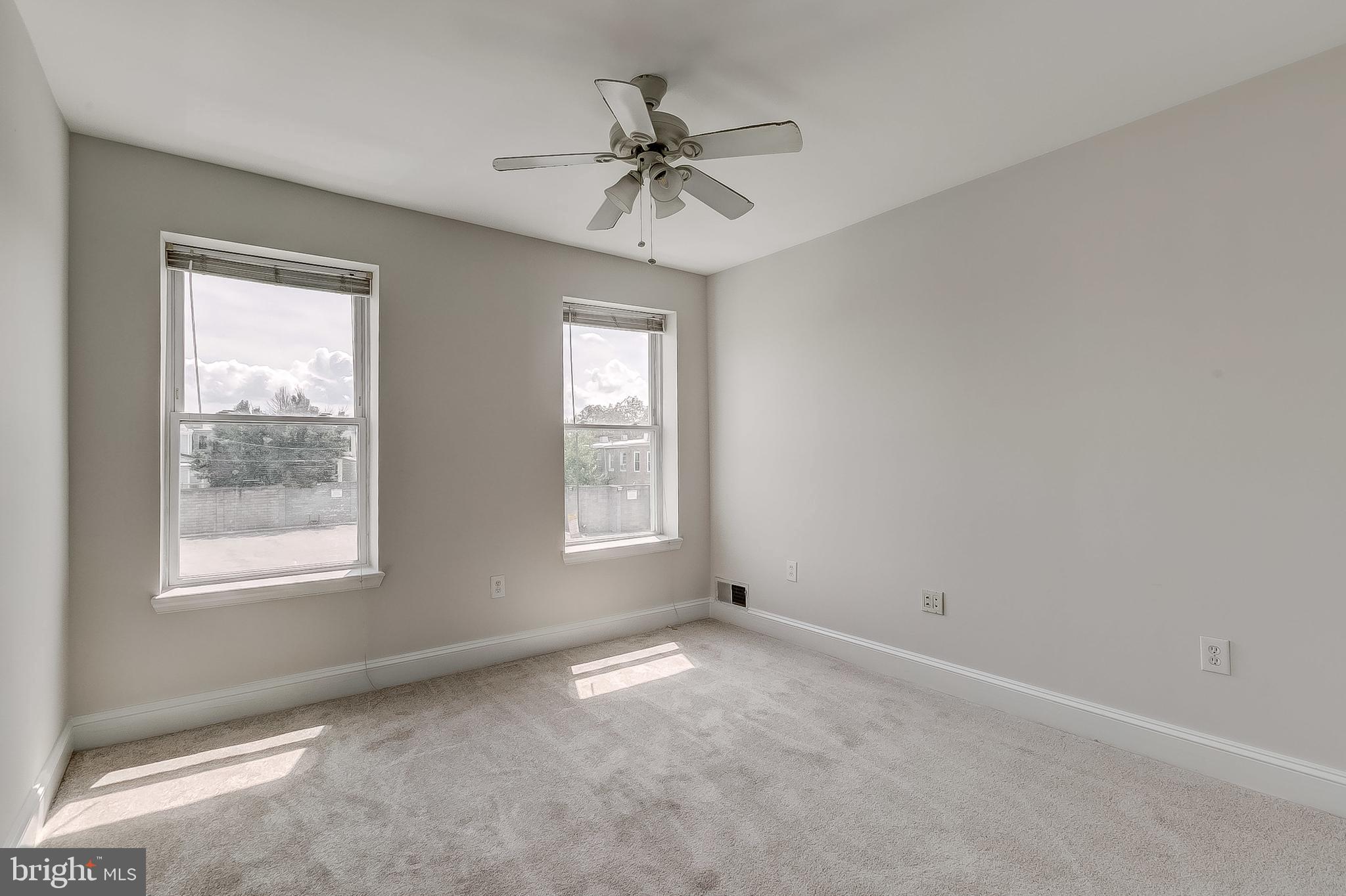 HOLLINS MARKET - Residential