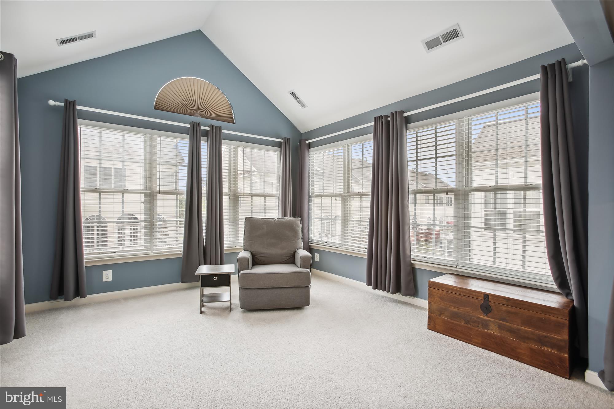 SOUTH RIDING - Residential